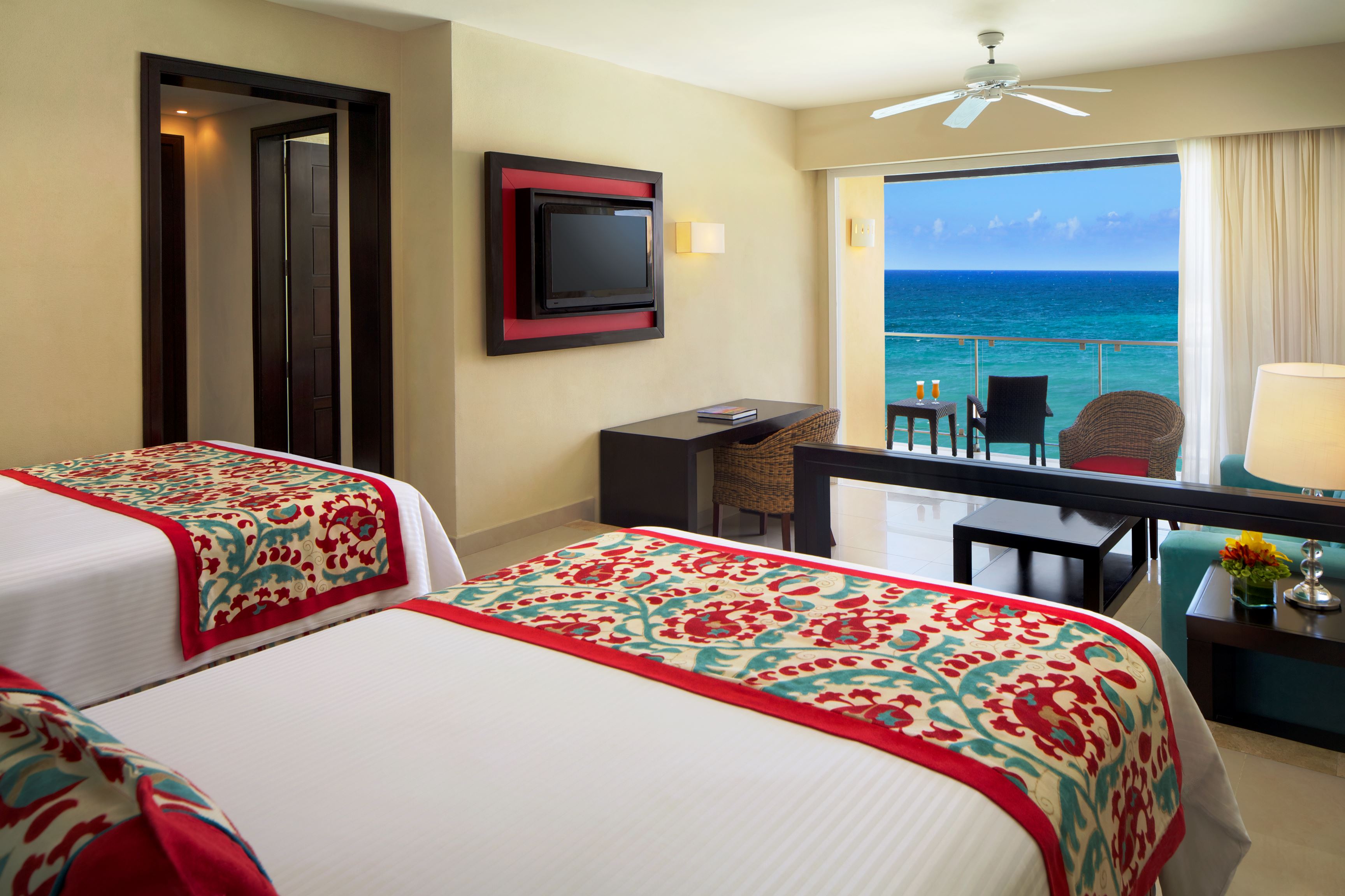 Junior Suite Ocean Front Two Double Beds