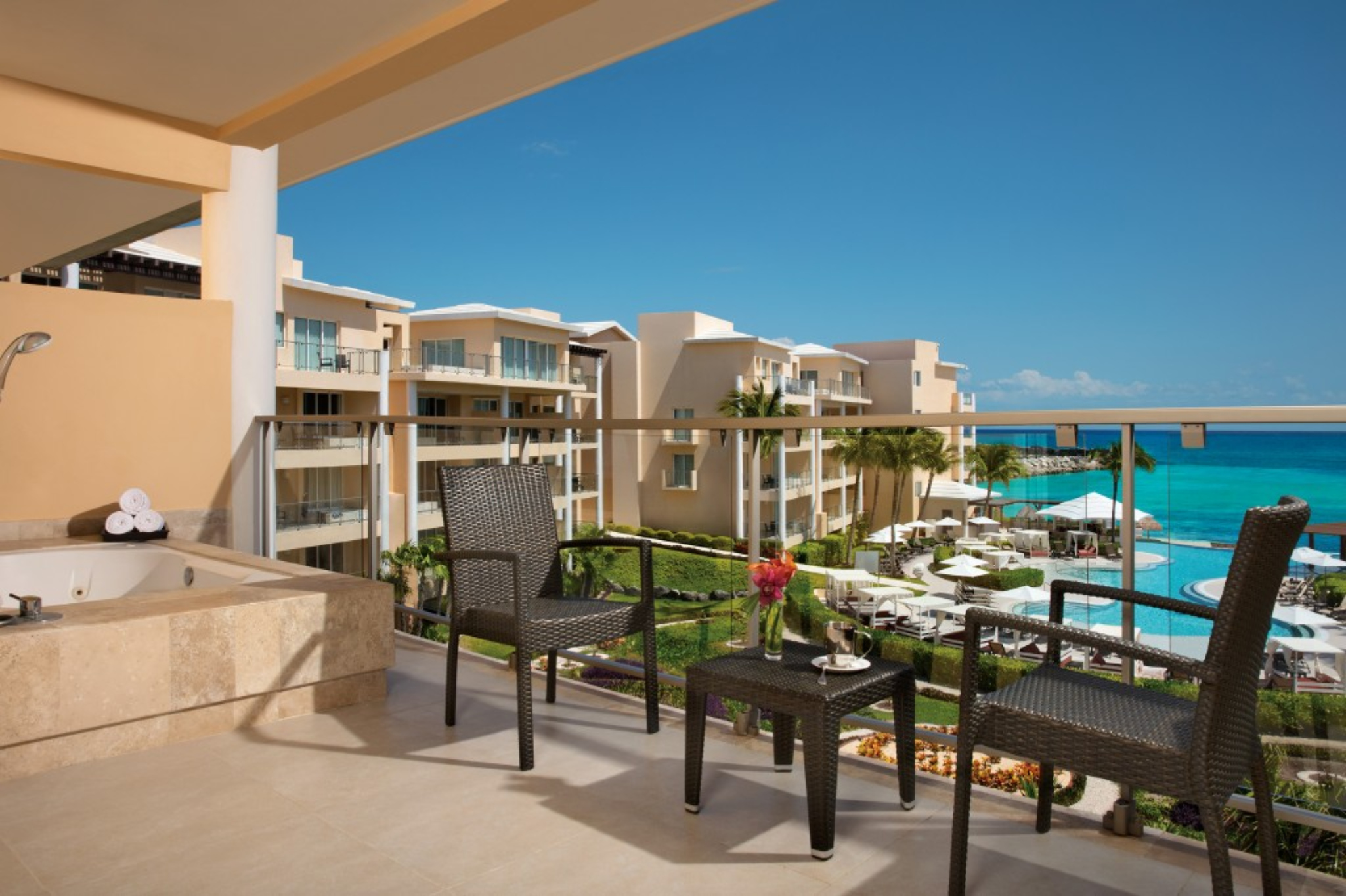 Suite Club Two Queen Beds