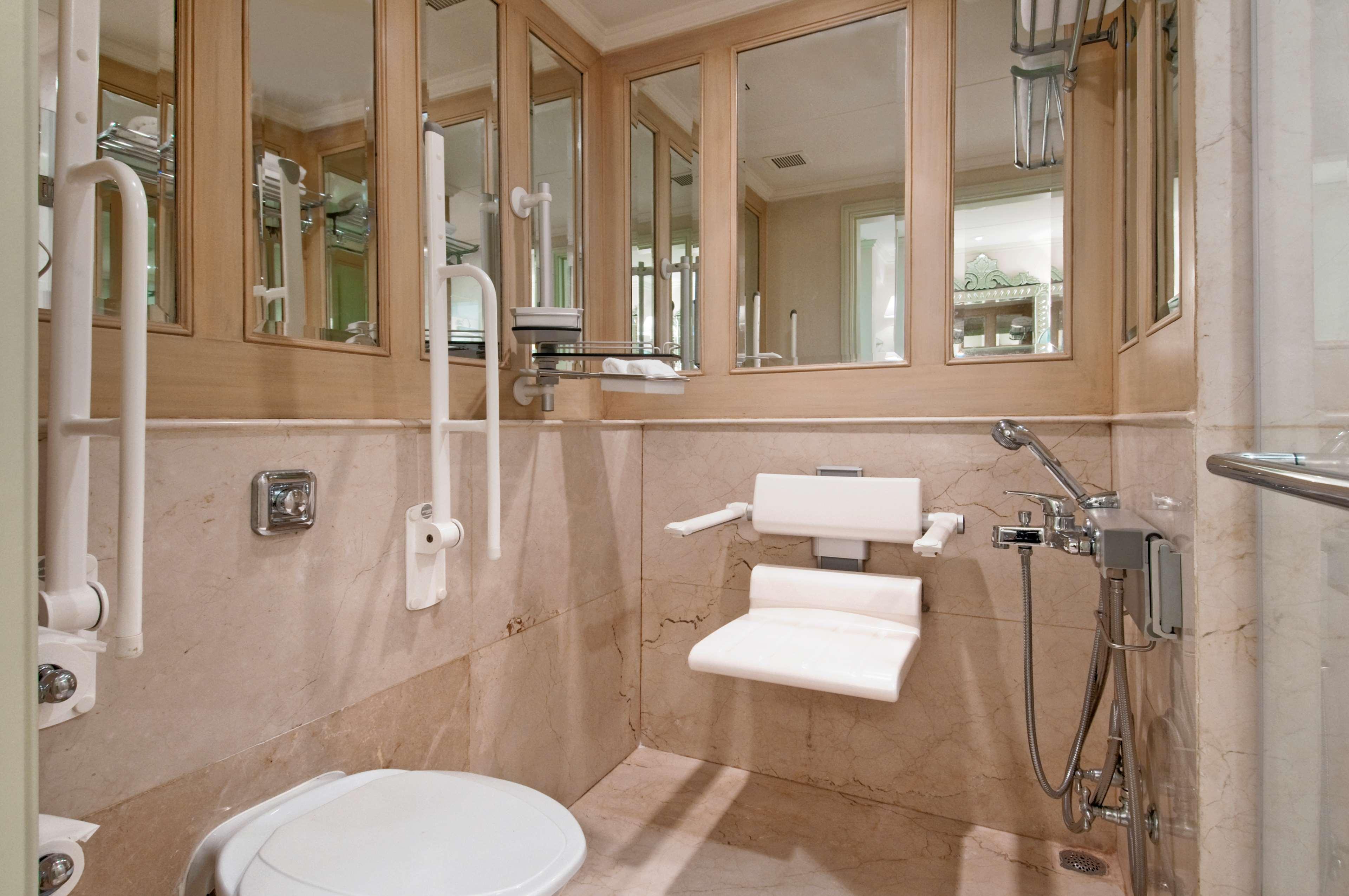 Double Guest Room King Bed