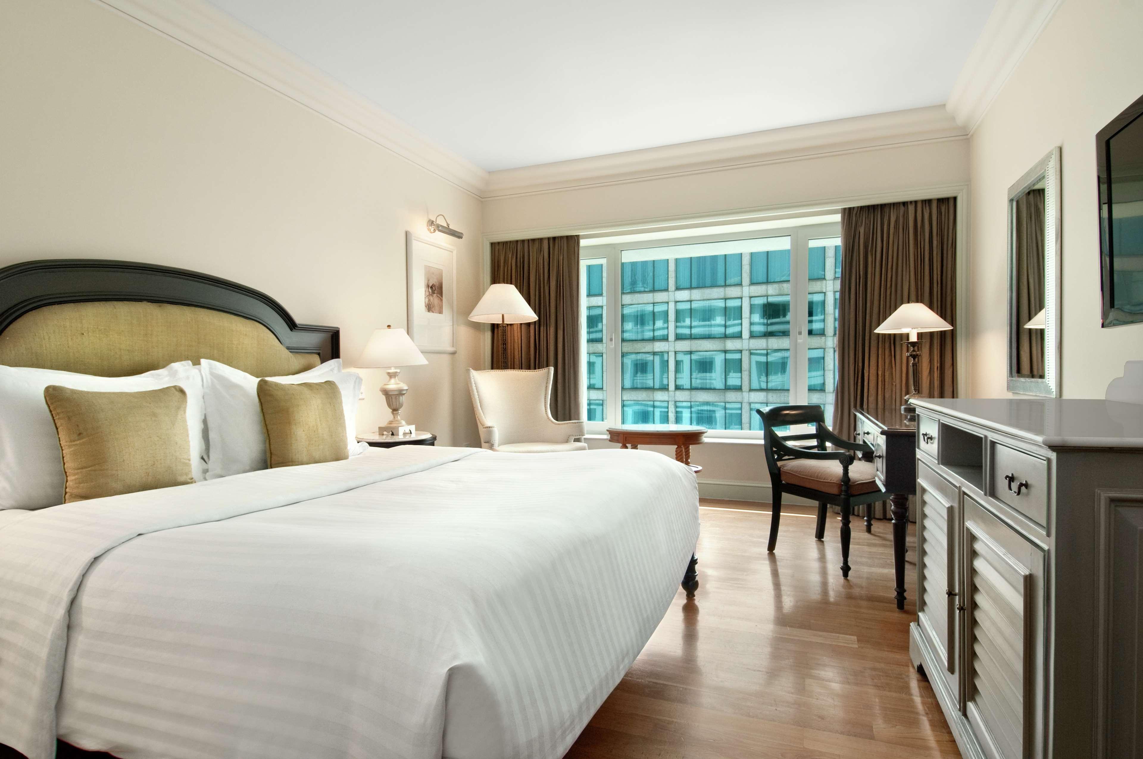 Double Guest Room King Bed