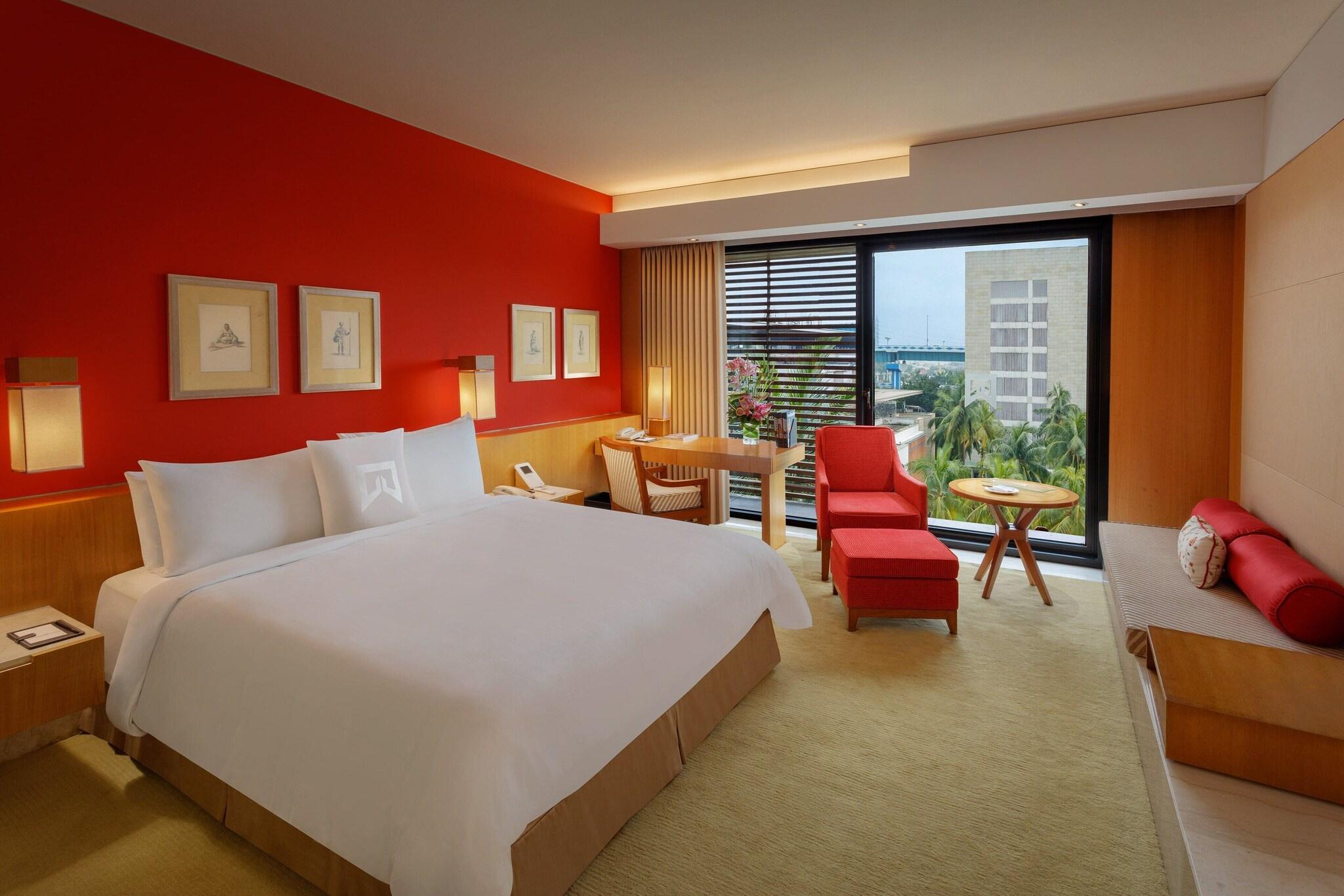 Double Garden View King Bed