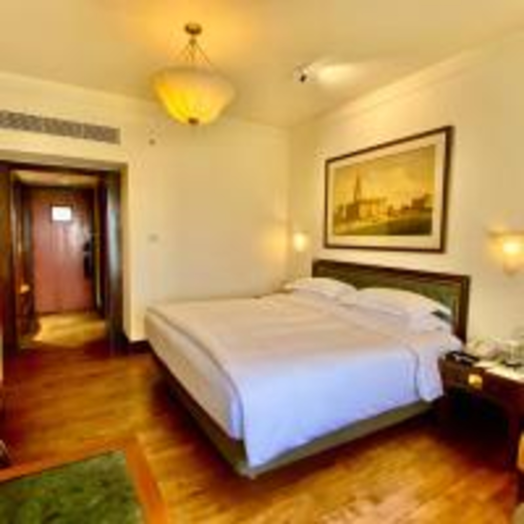 Double Deluxe King Bed