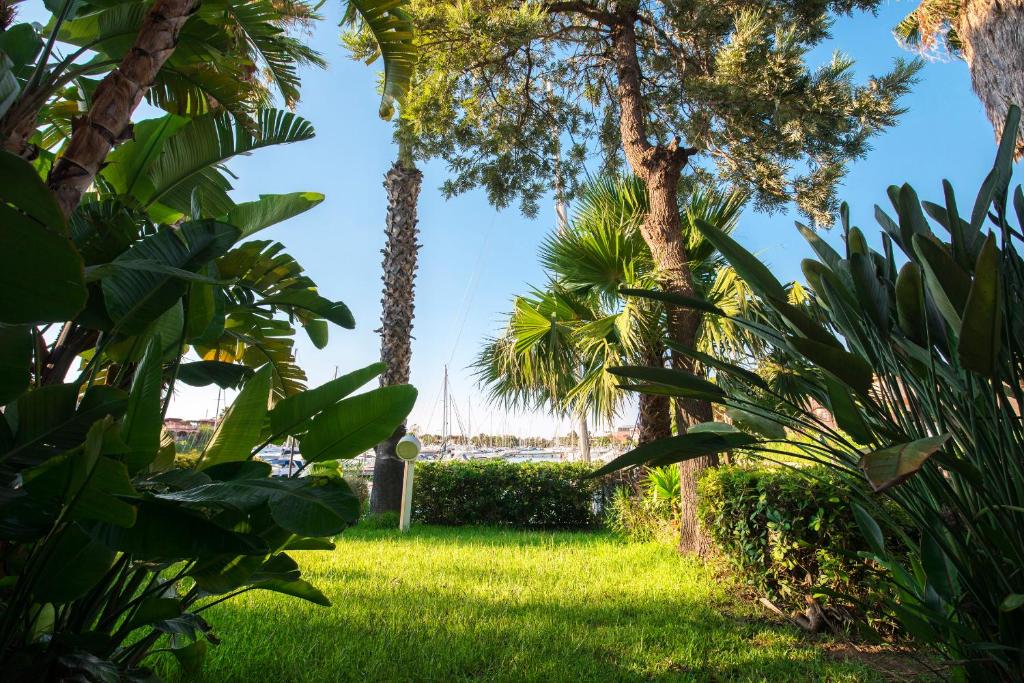 Apartment Two Bedrooms One Bathroom