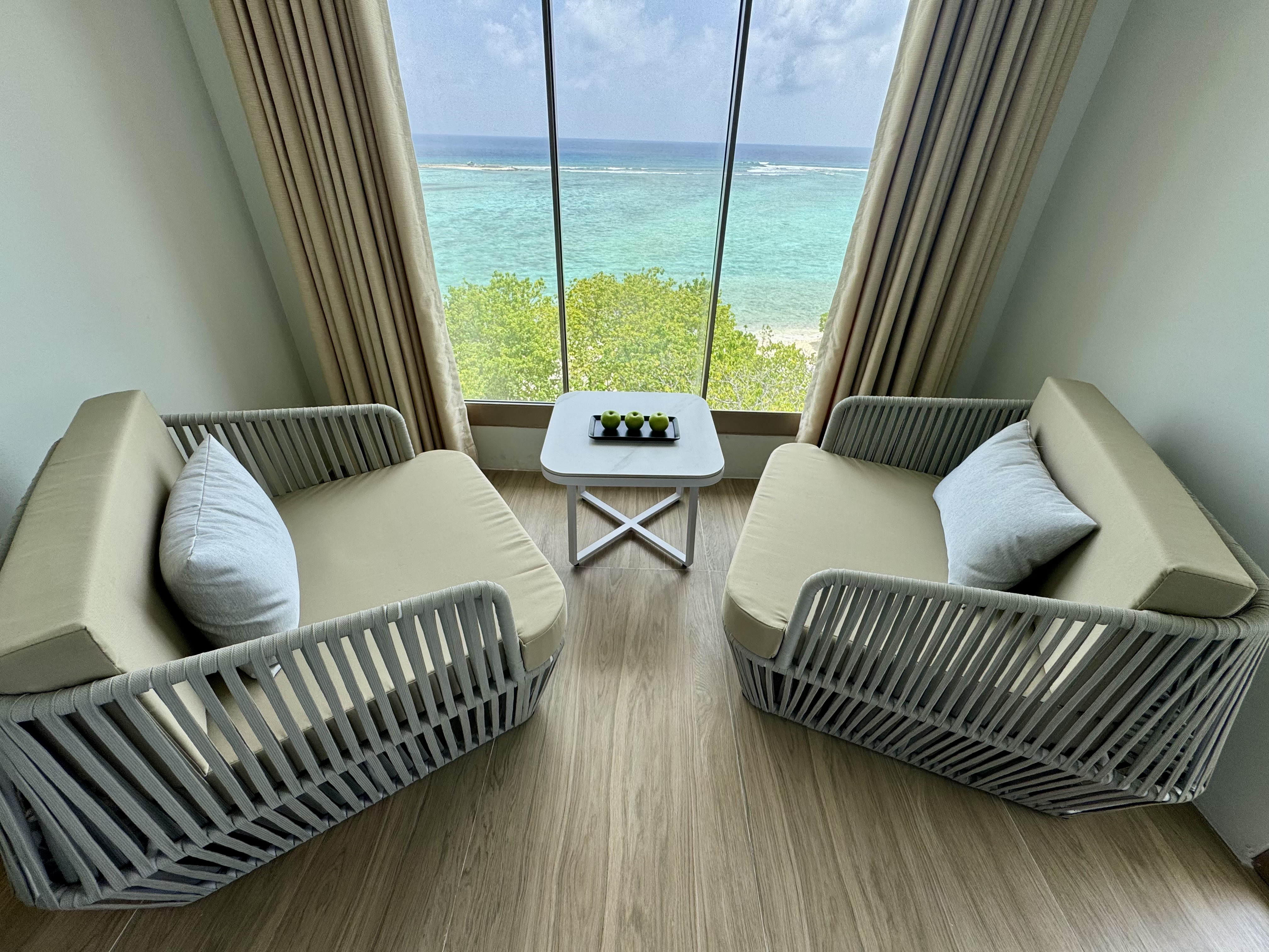 Family Room Deluxe Sea View