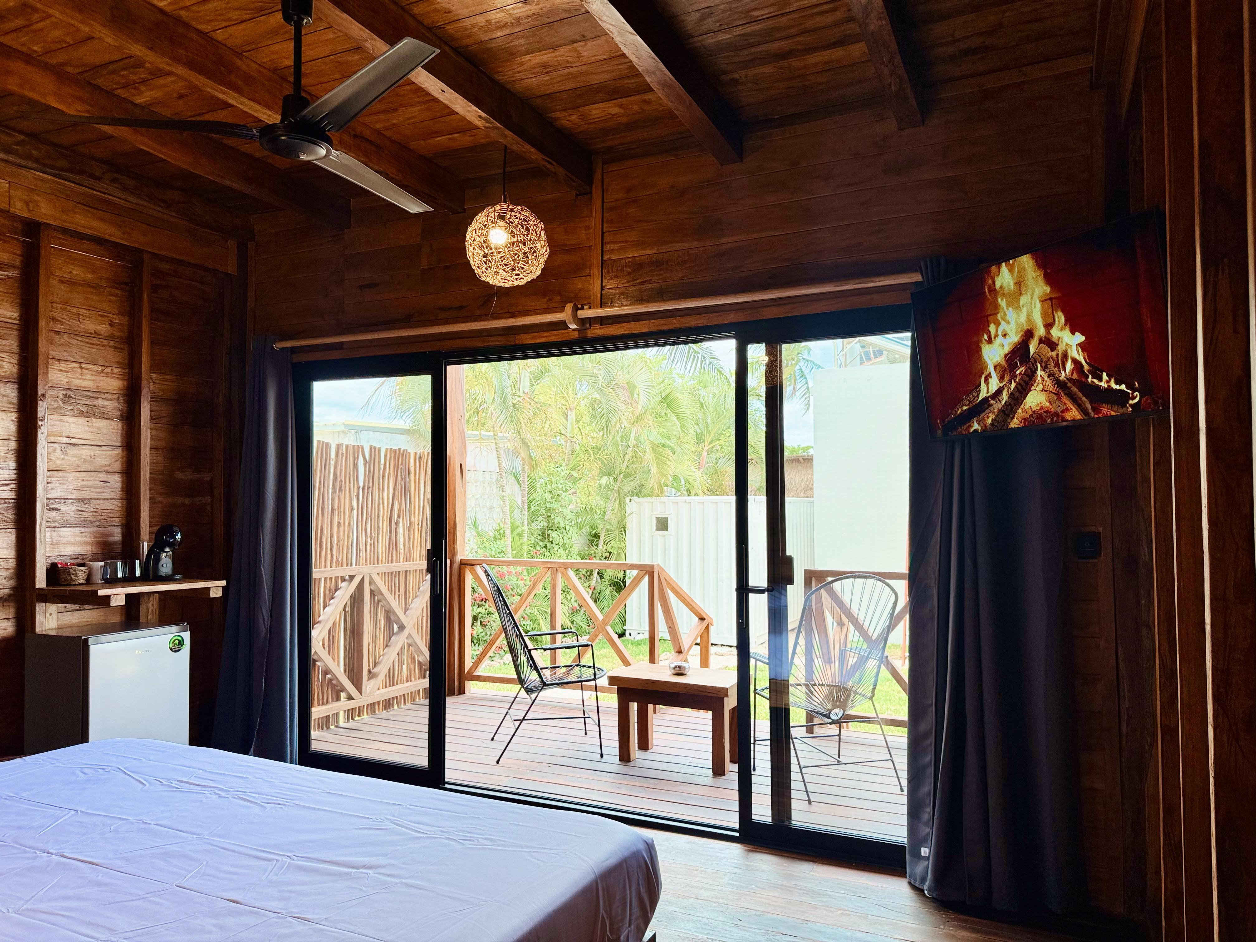 Bungalow Garden View King Bed