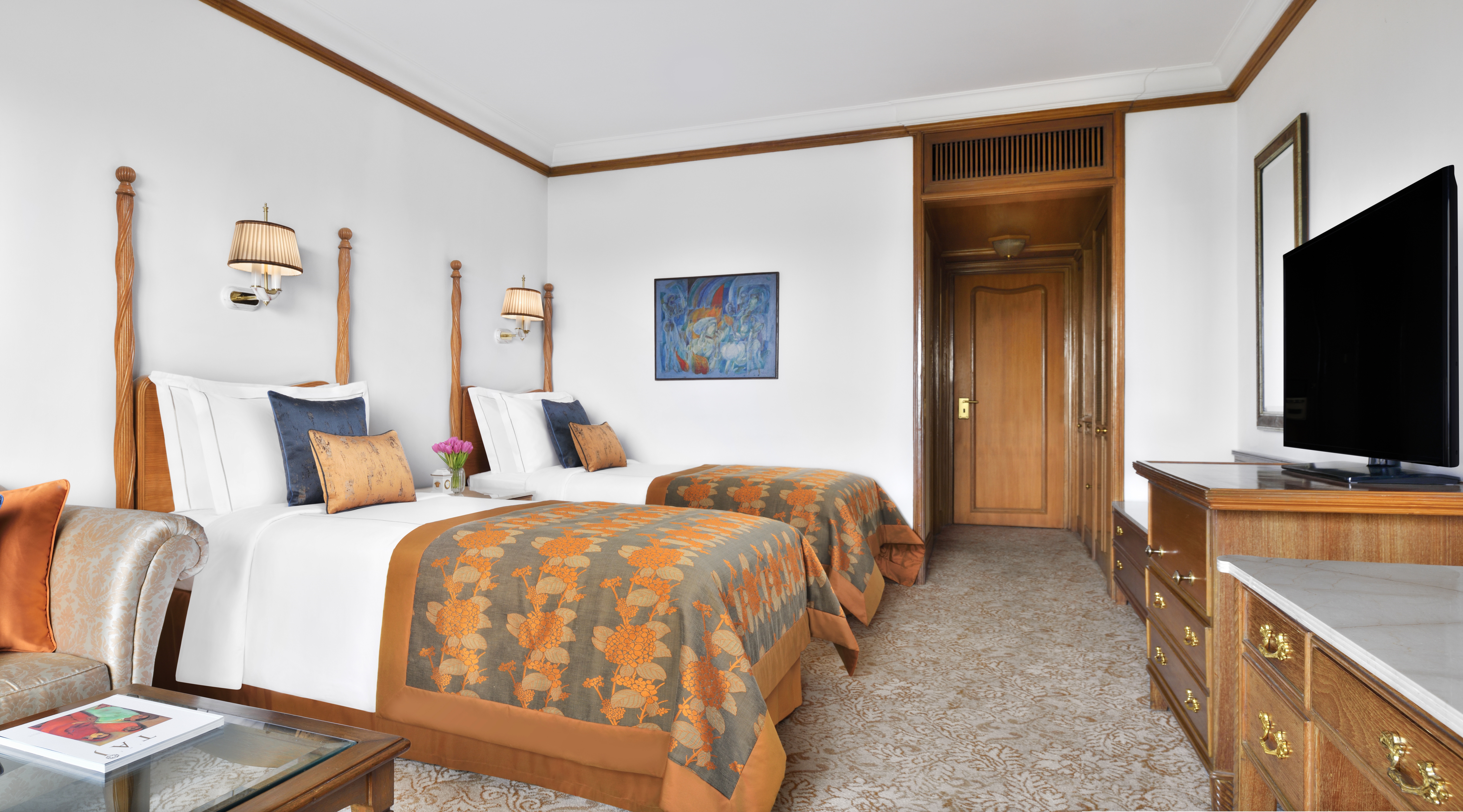 Twin Luxury City View