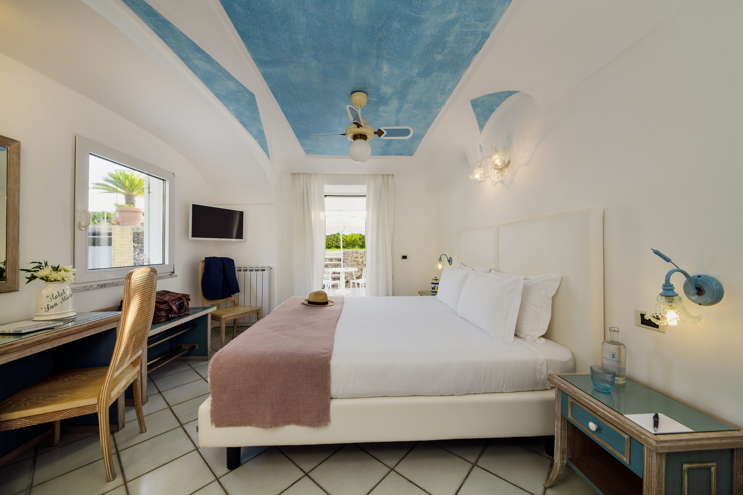 Double or Twin One Bedroom One Bathroom