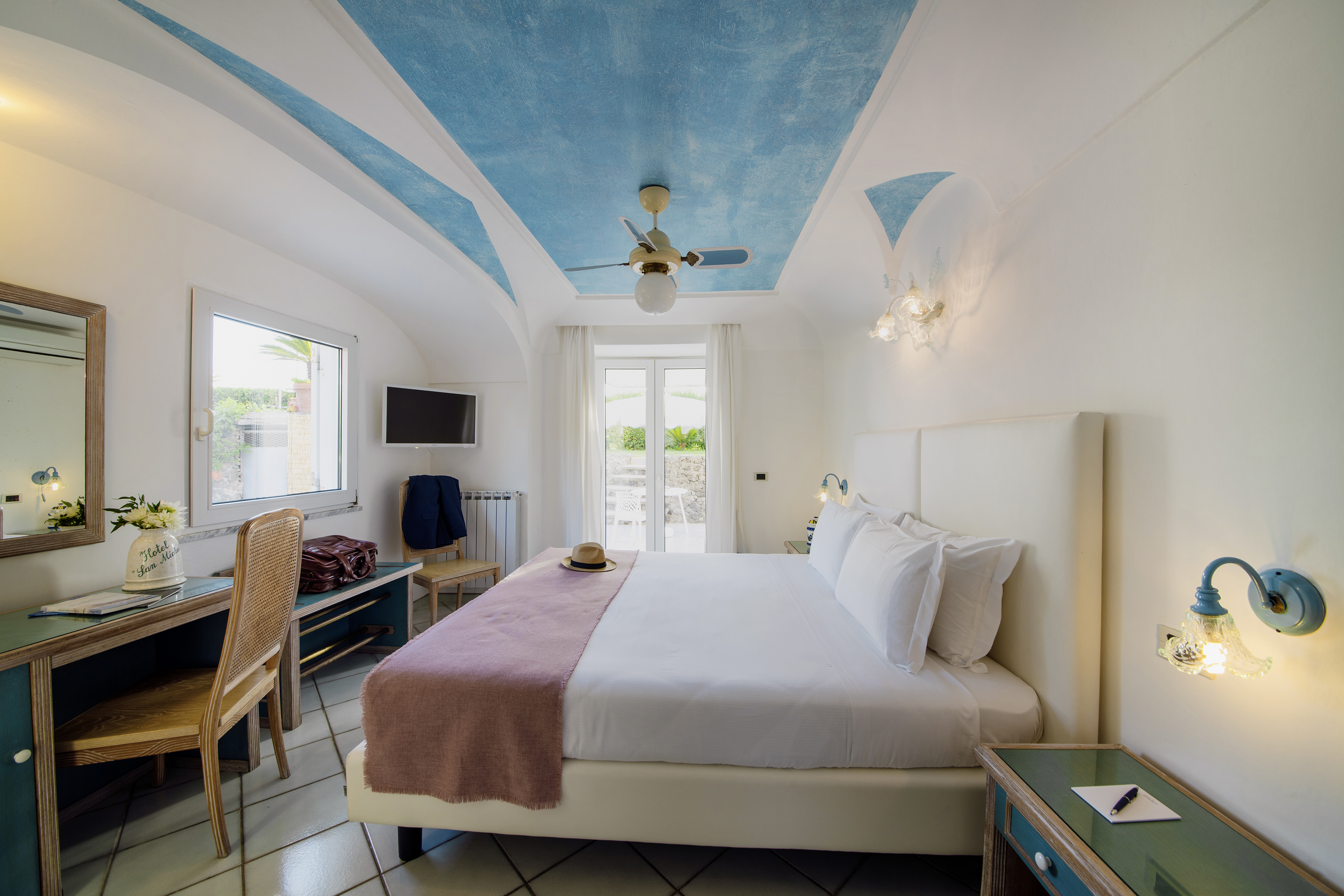 Double or Twin One Bedroom One Bathroom