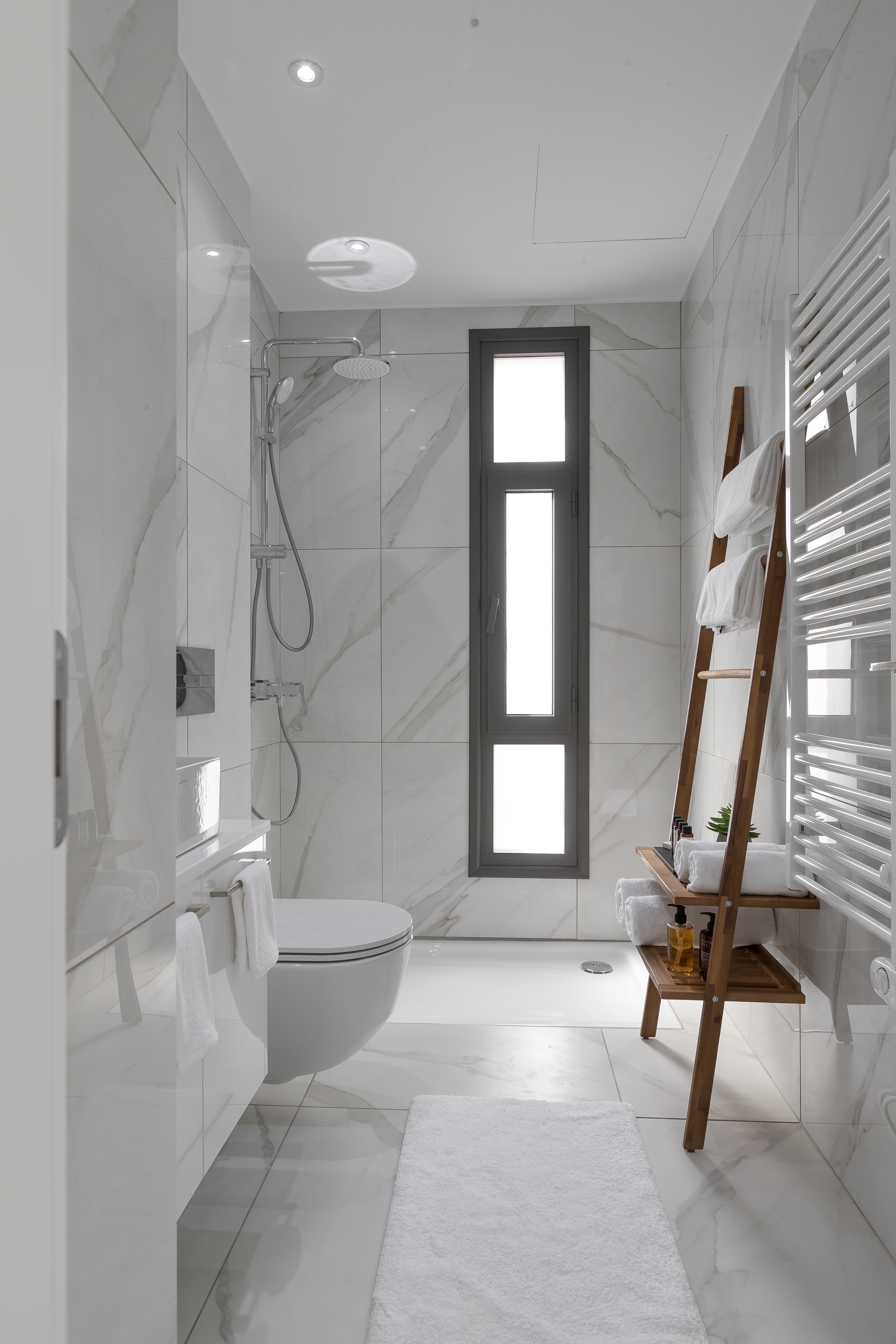 Apartment Three Bedrooms Two Bathrooms