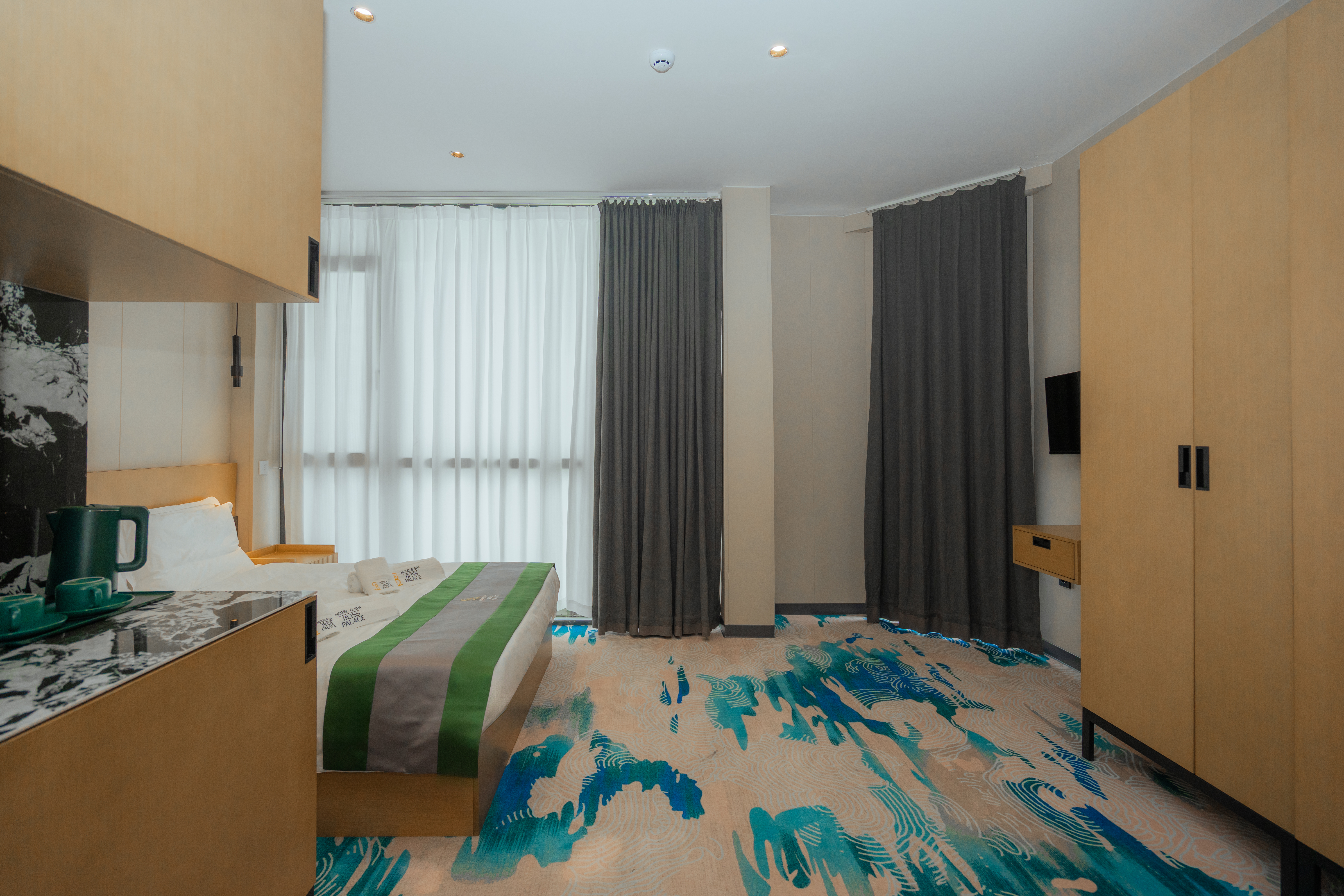 Double Deluxe King Bed