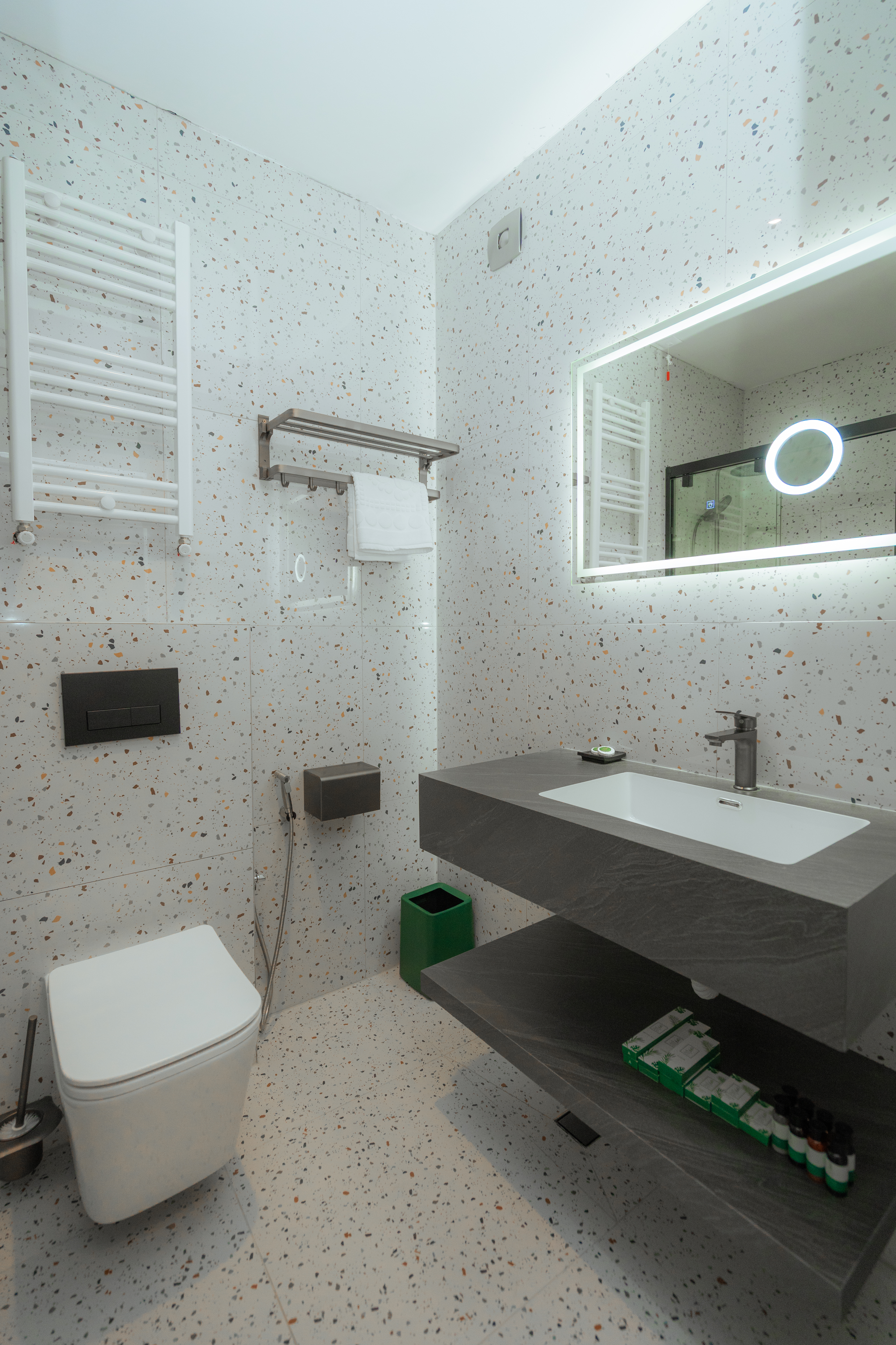 Double Deluxe King Bed