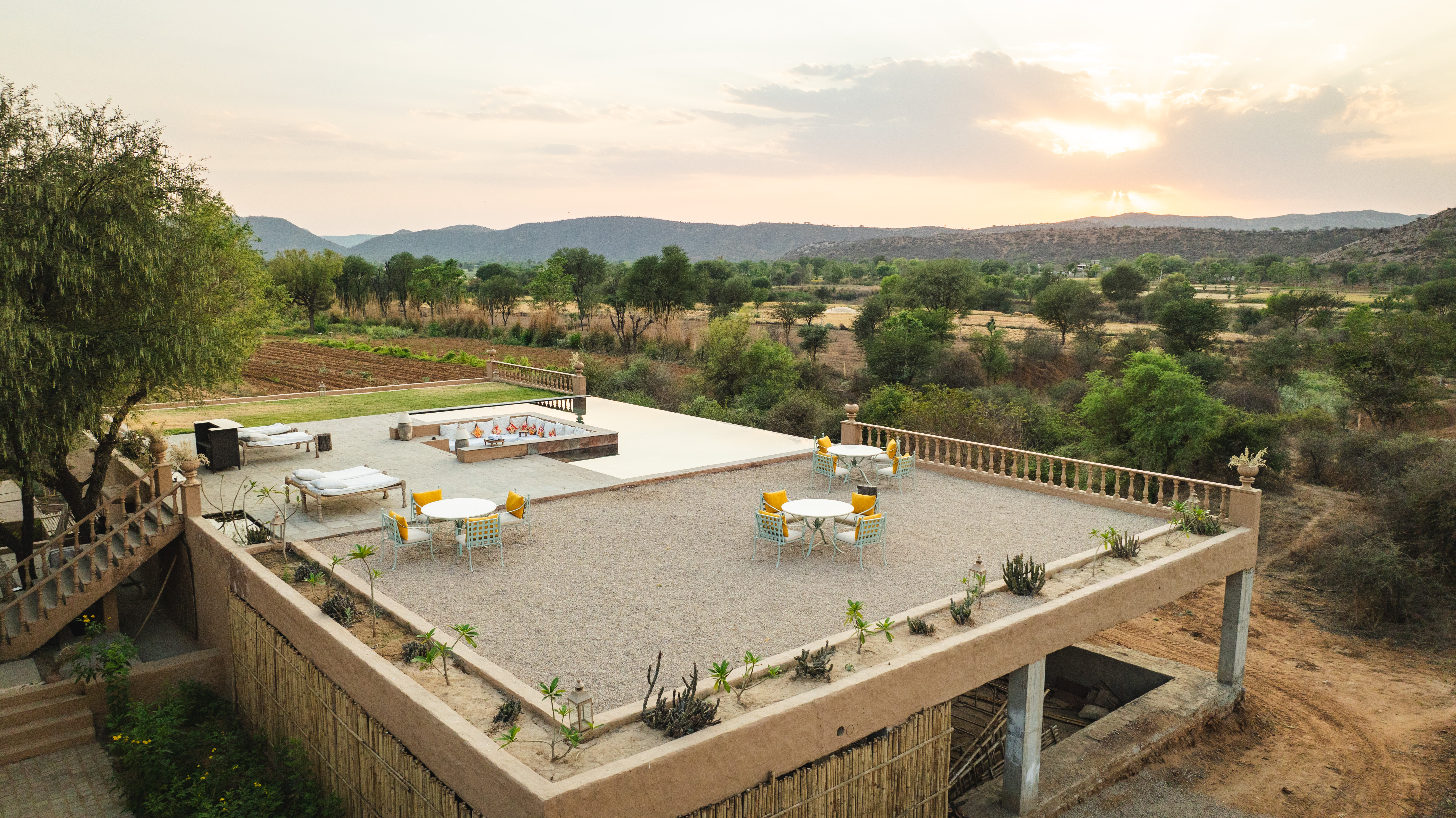 Double Deluxe One Bed