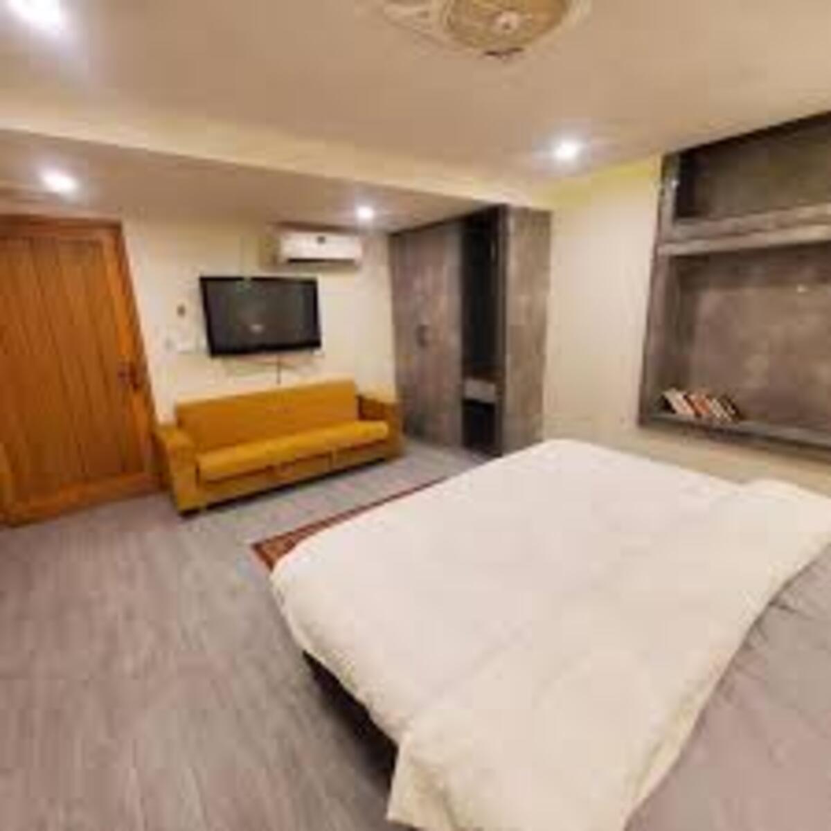 Double Superior Queen Bed