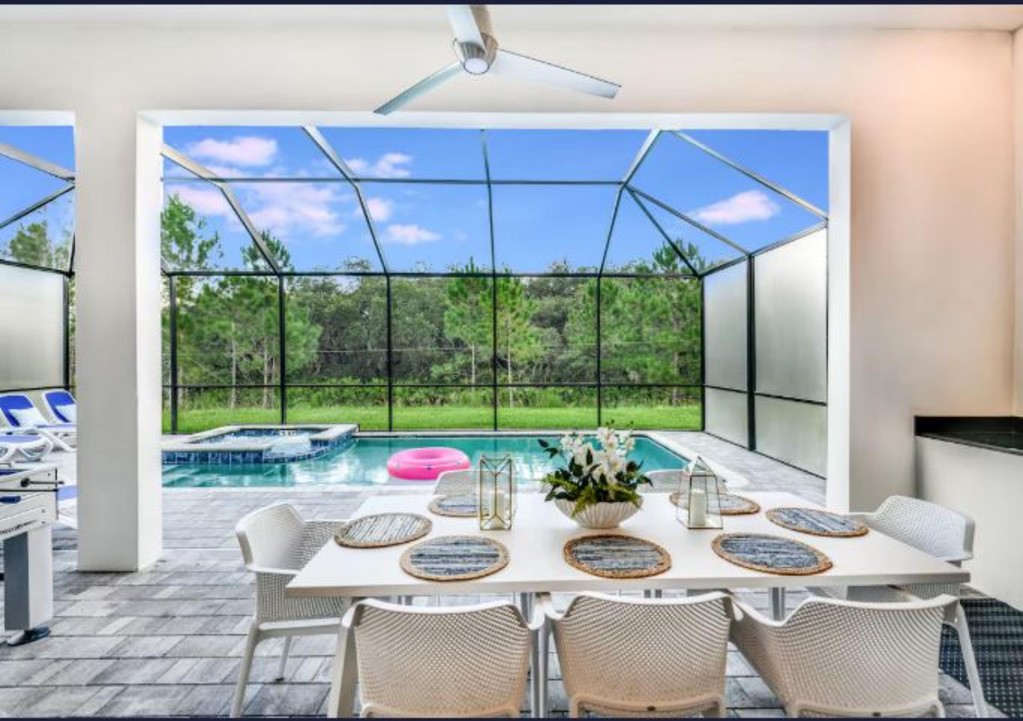 Home Six Bedrooms with Private Pool