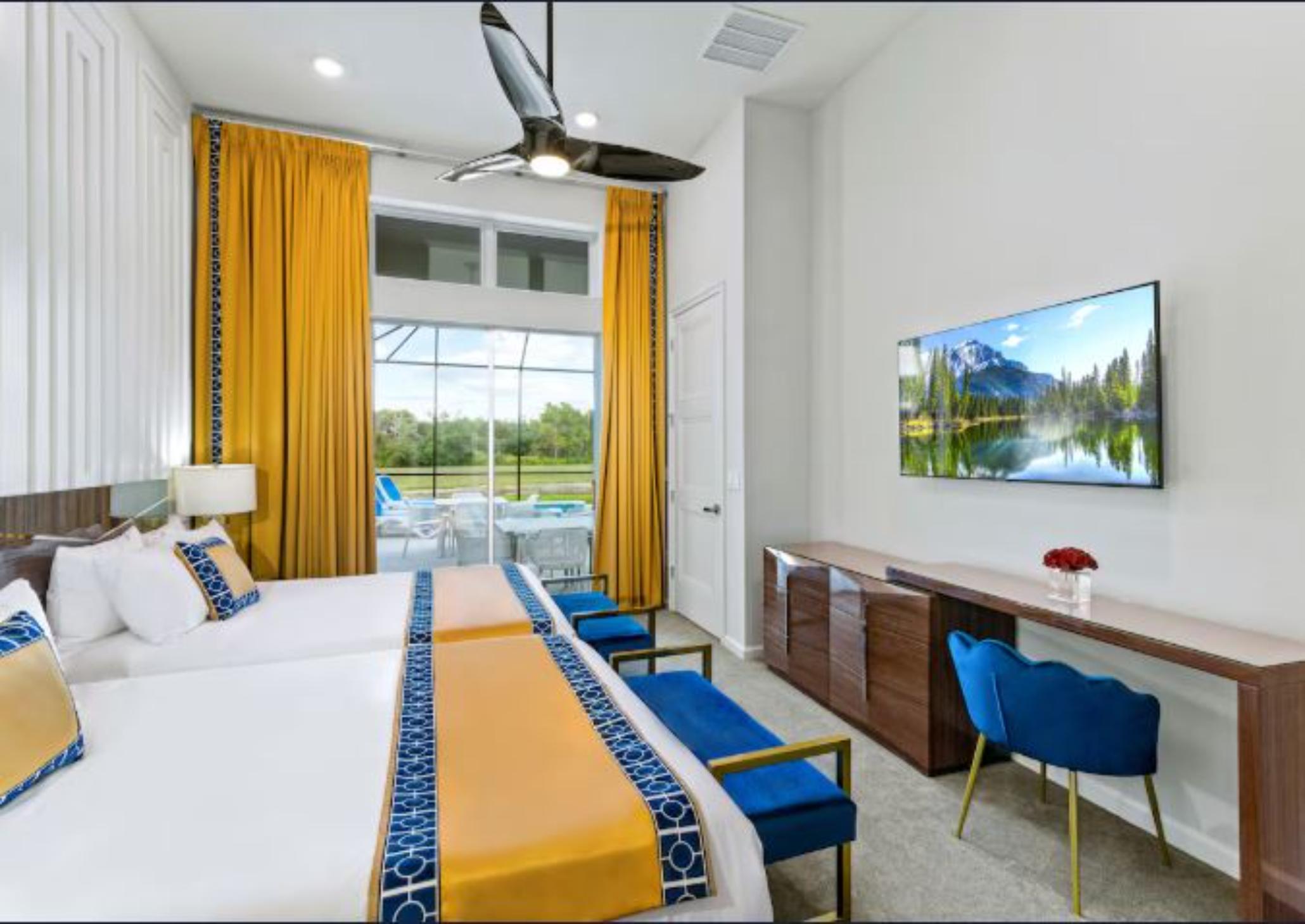 Home Six Bedrooms with Private Pool