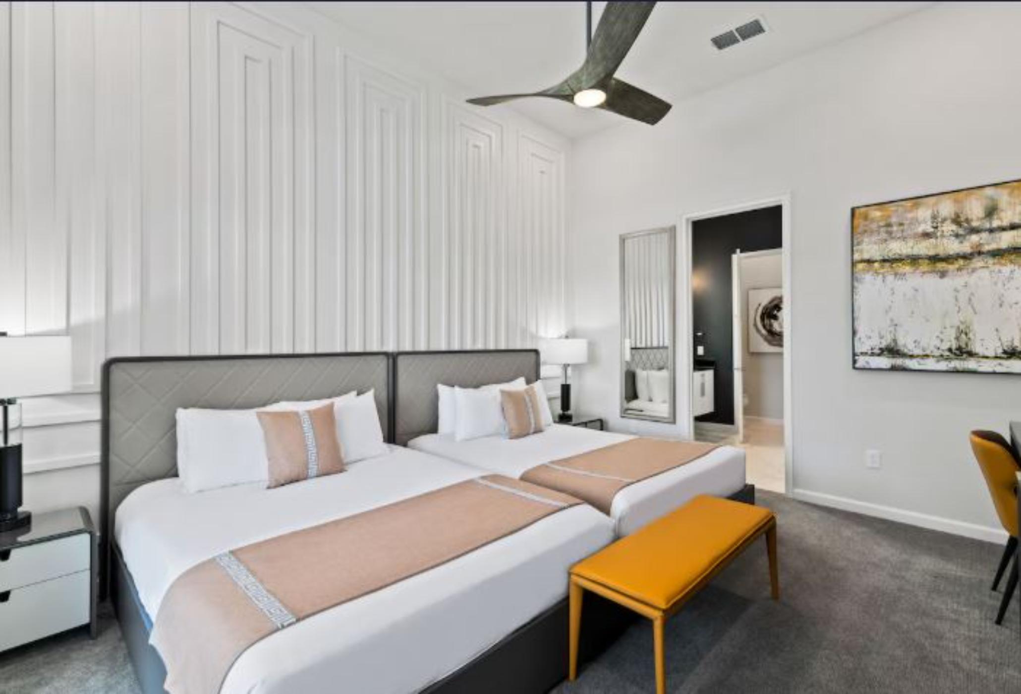 Home Six Bedrooms with Private Pool