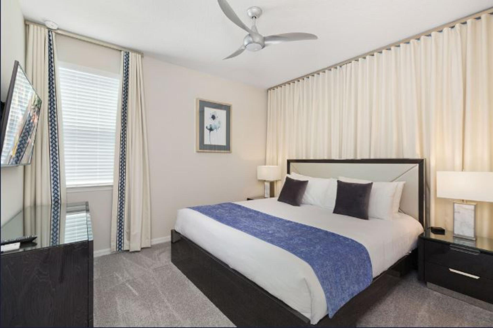 Home Nine Bedrooms with More Than Three Bathrooms