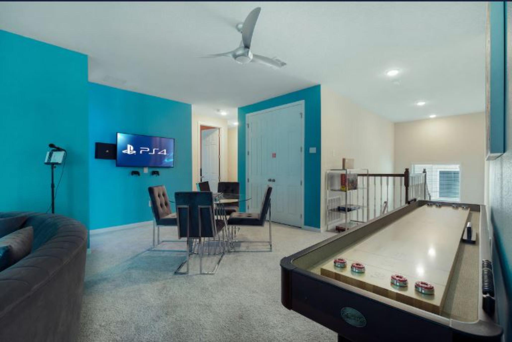 Home Nine Bedrooms with More Than Three Bathrooms