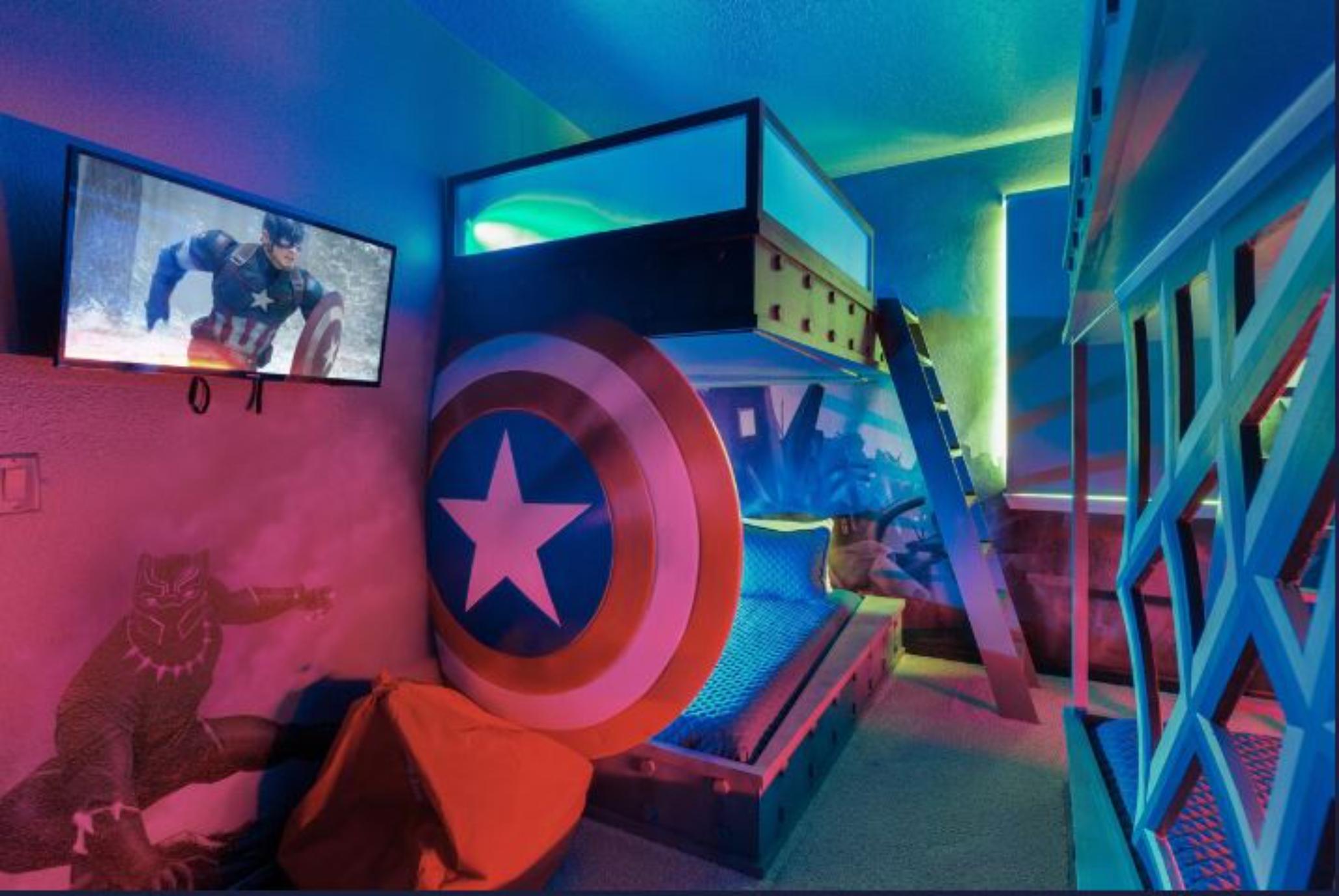 Home Eight Bedrooms with Private Pool