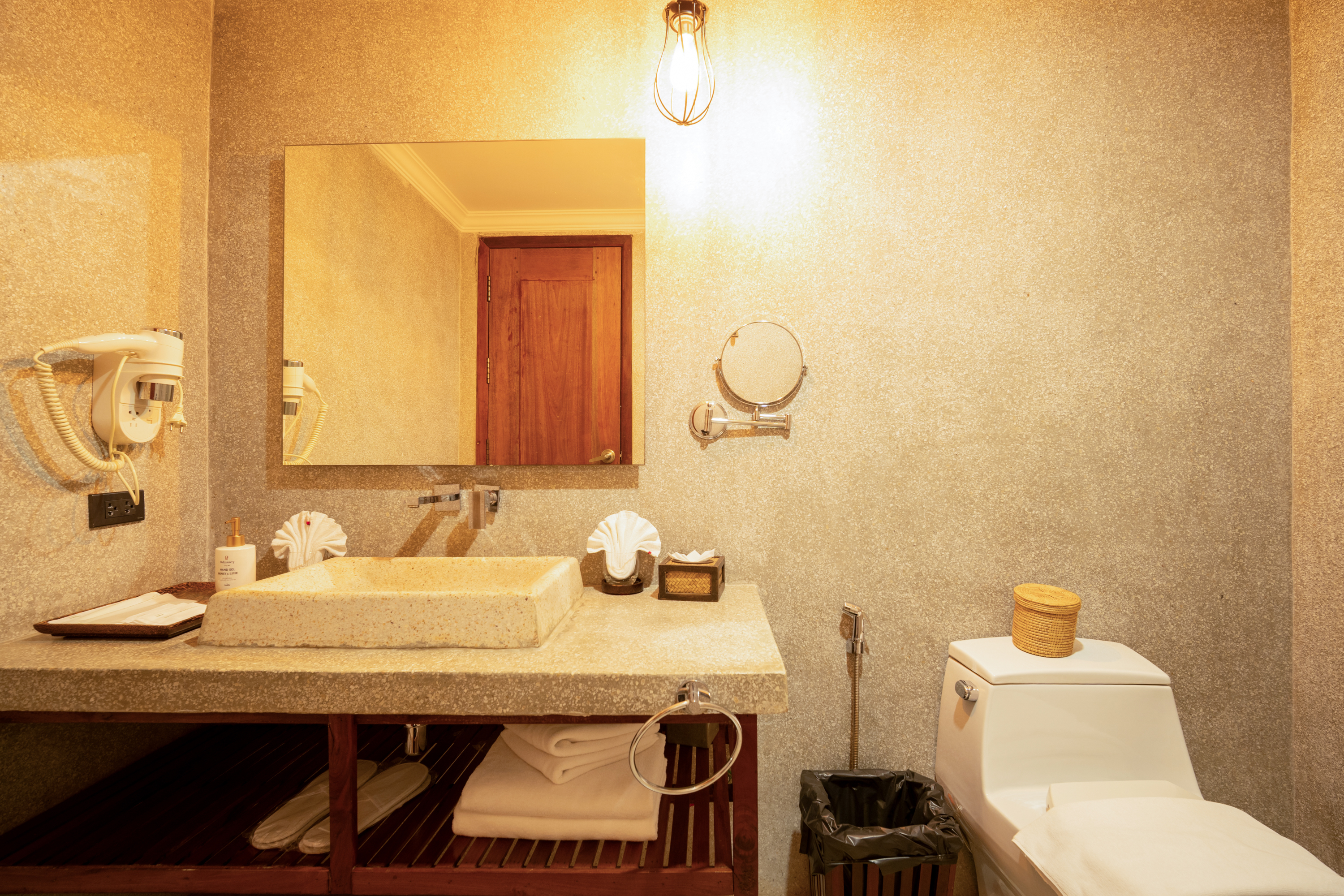 Twin Deluxe Pool View