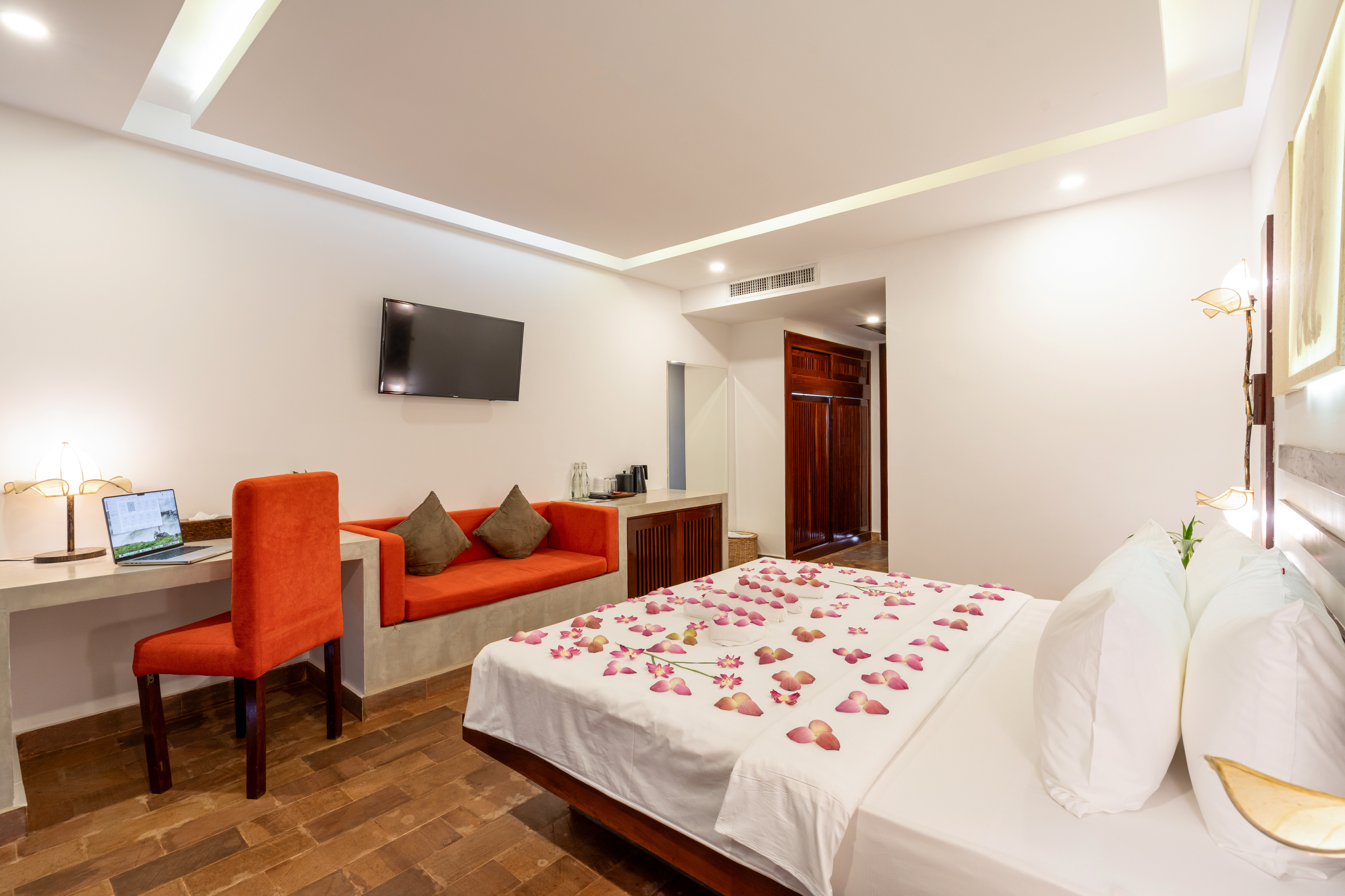 Double Deluxe Pool View