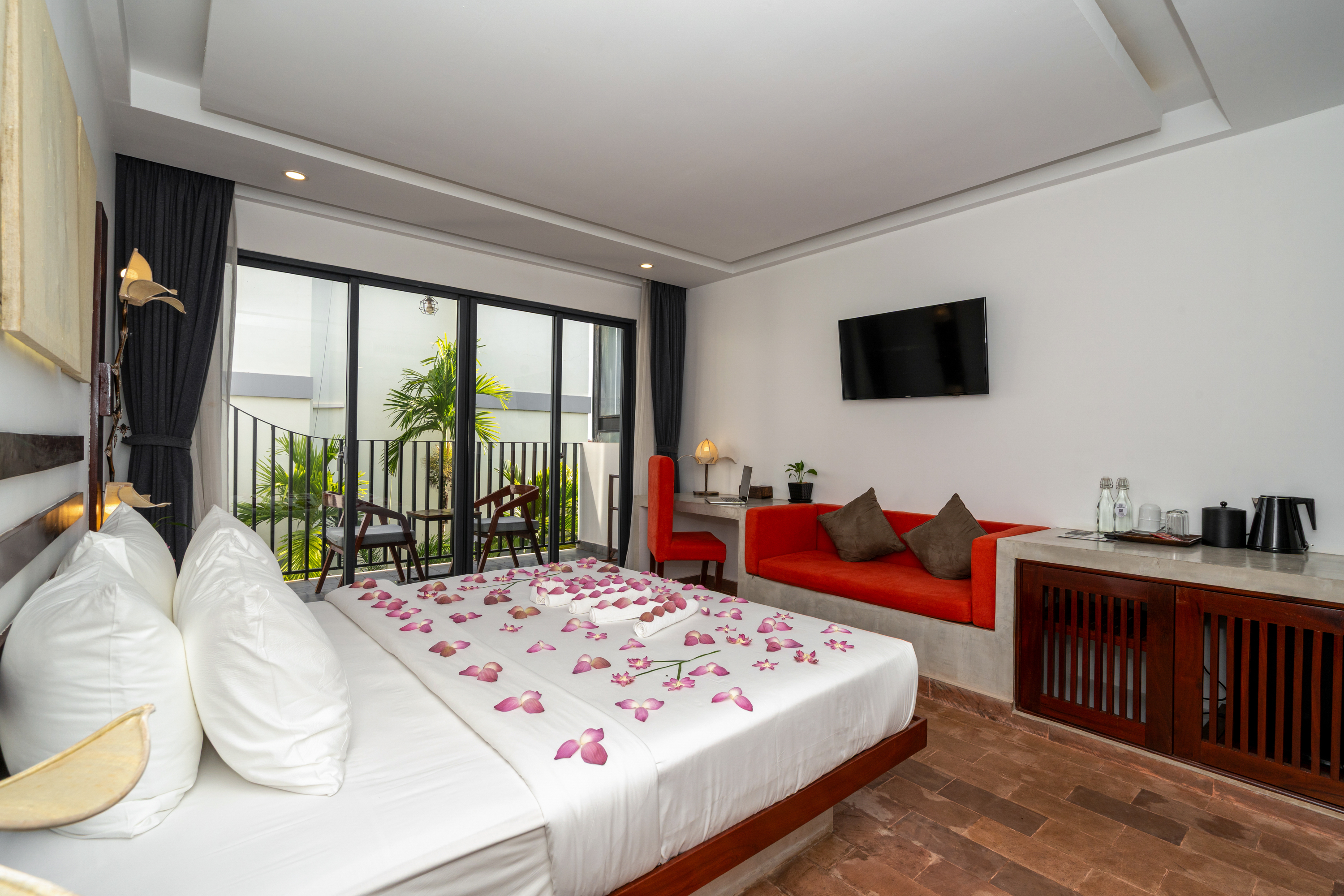 Double Deluxe Pool View