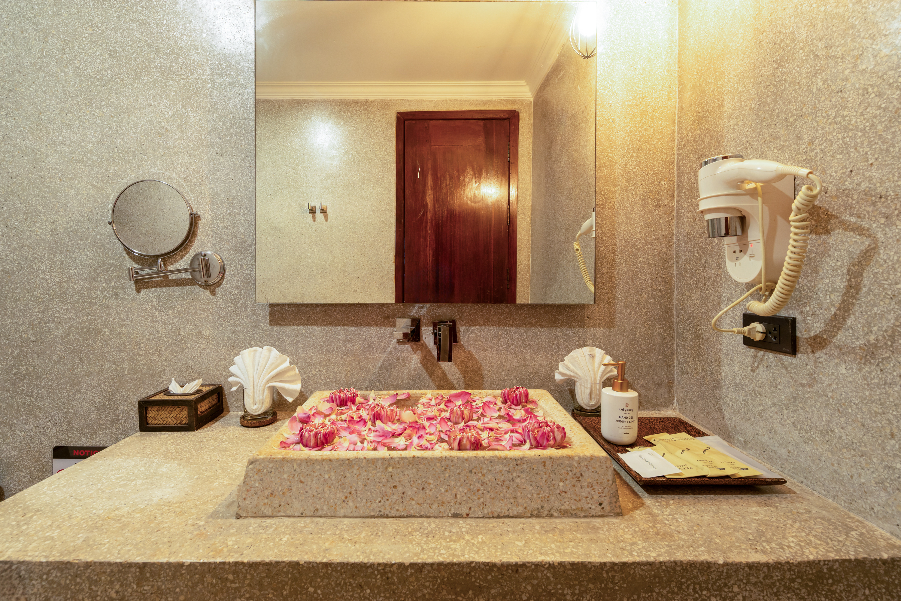 Double Deluxe Pool View