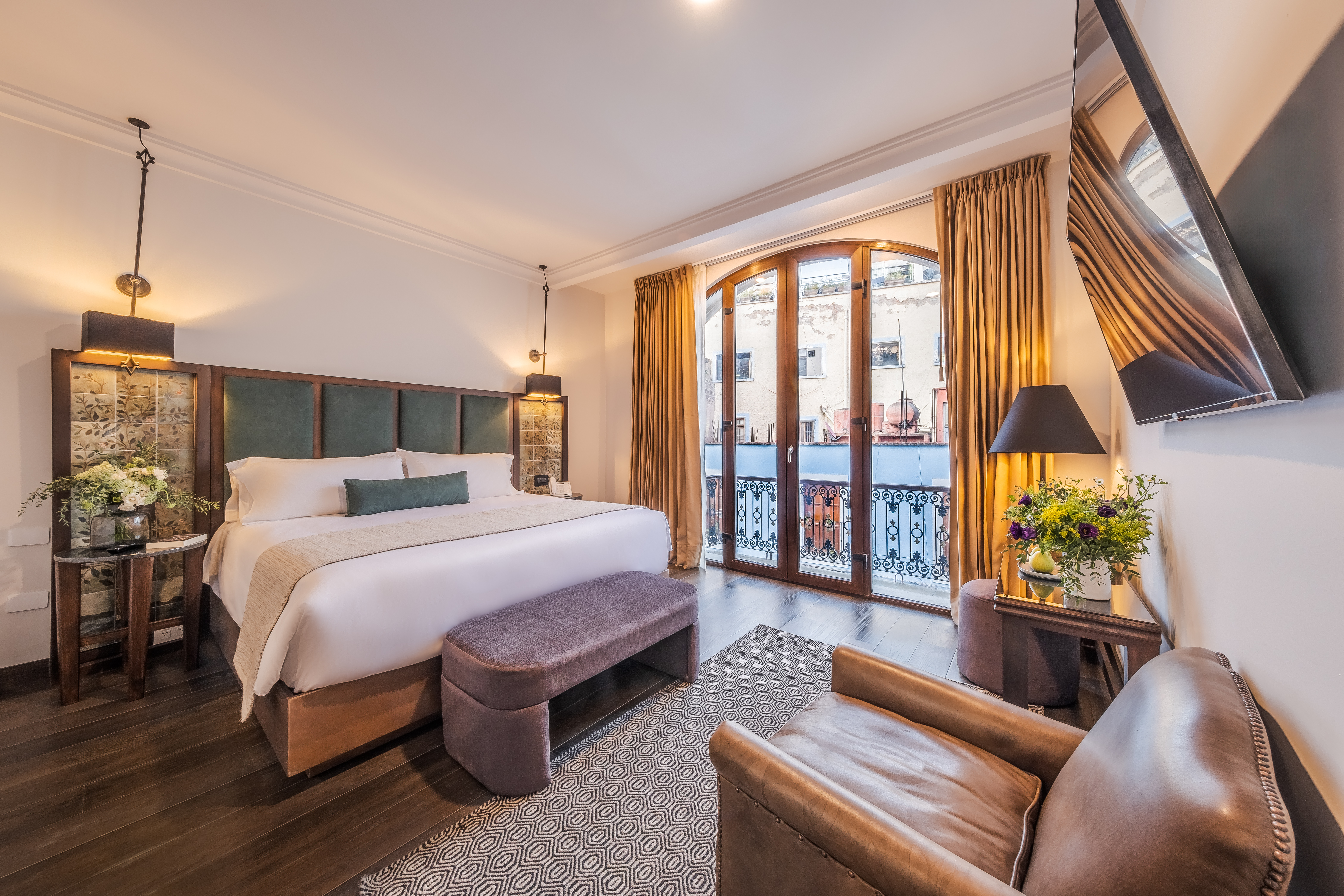 Double King Bed One Bedroom 