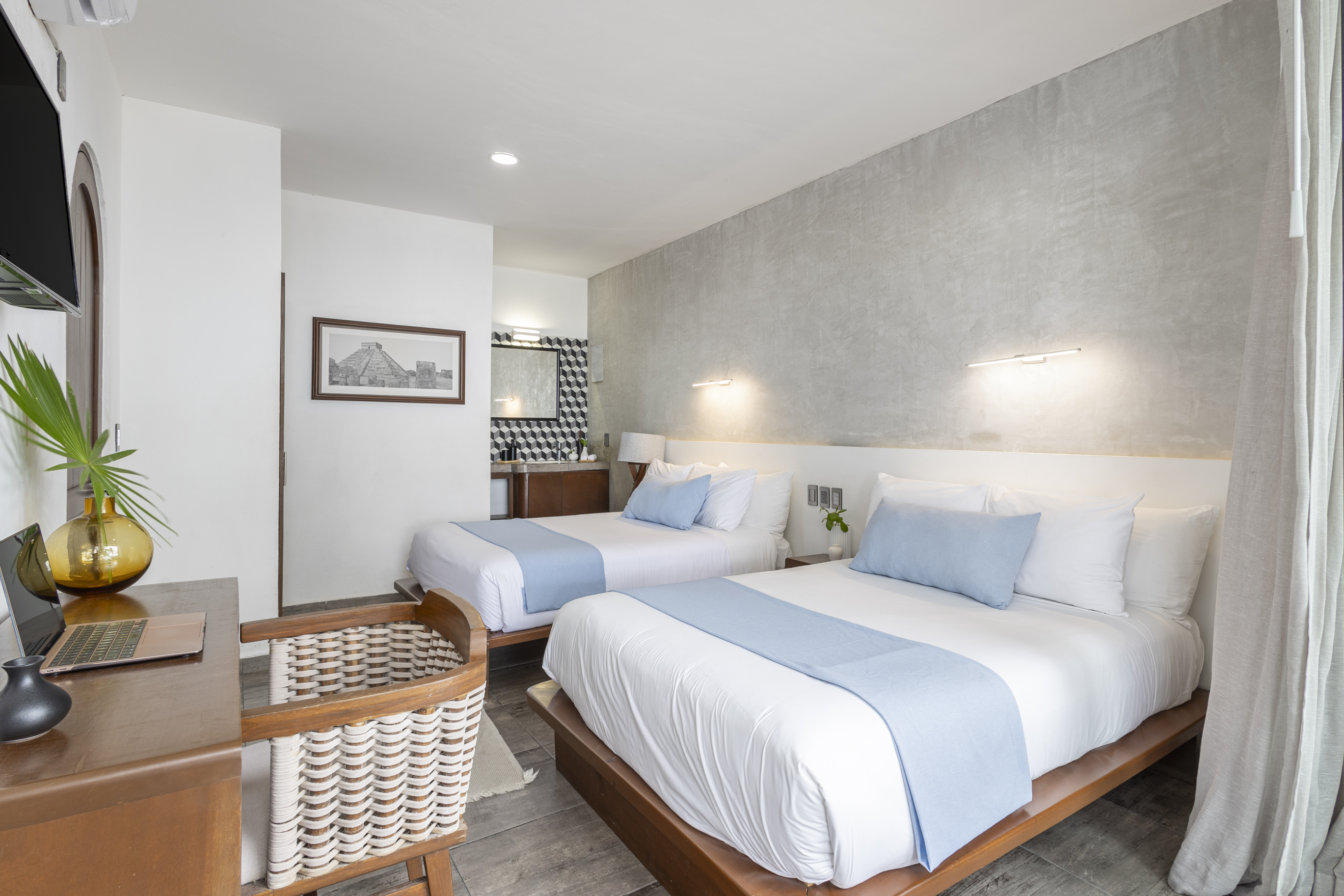 Double Deluxe King Bed