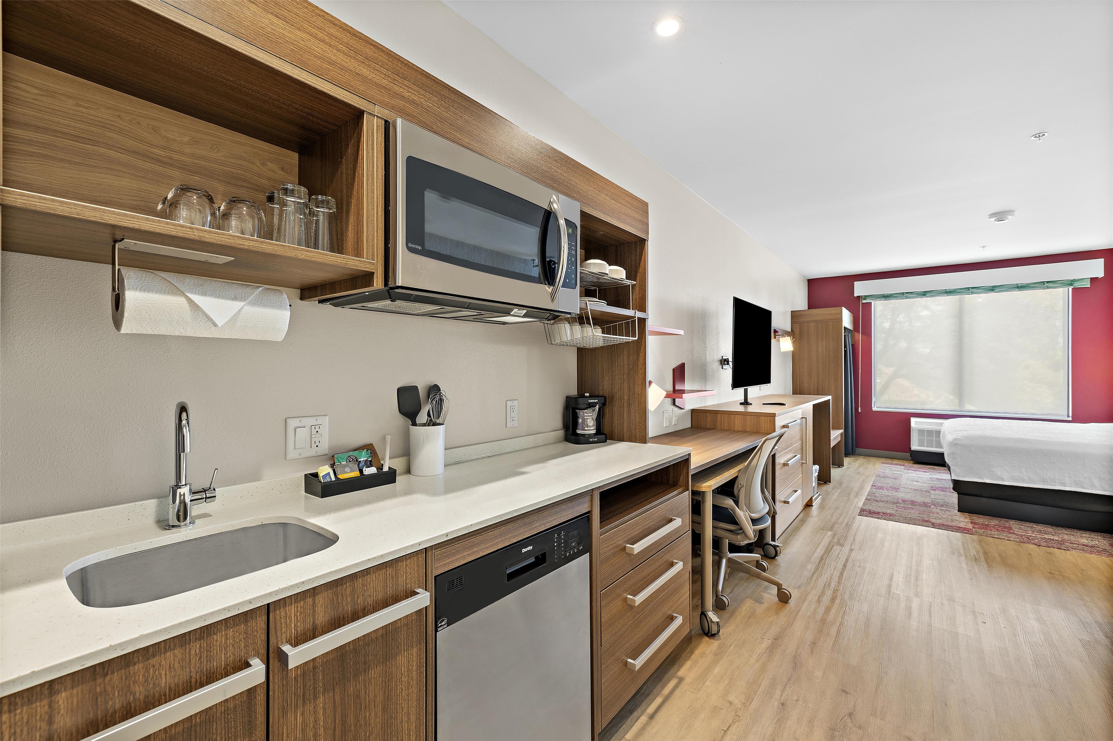 Studio Accessible King Size Bed