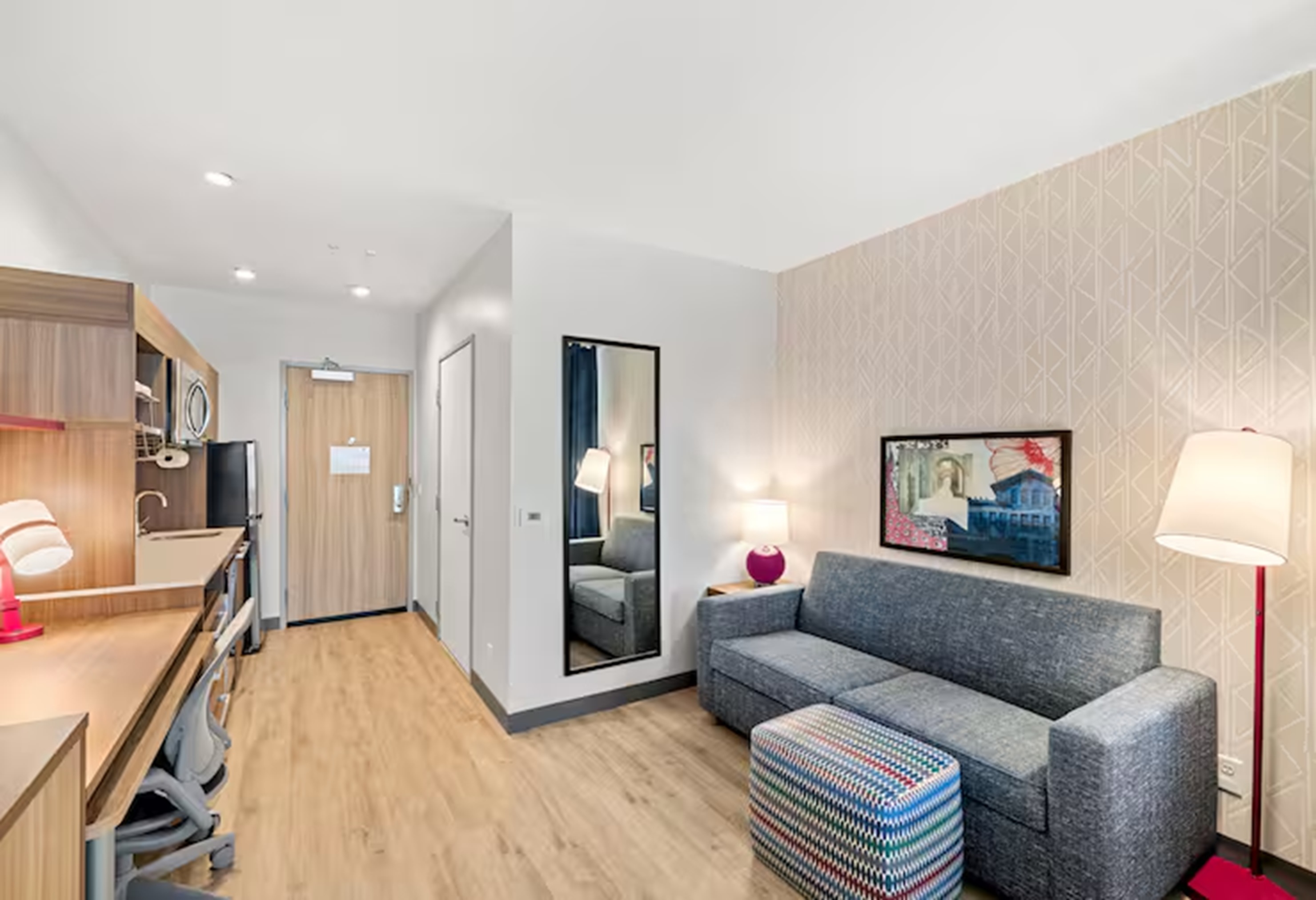 Studio Two Queen Beds