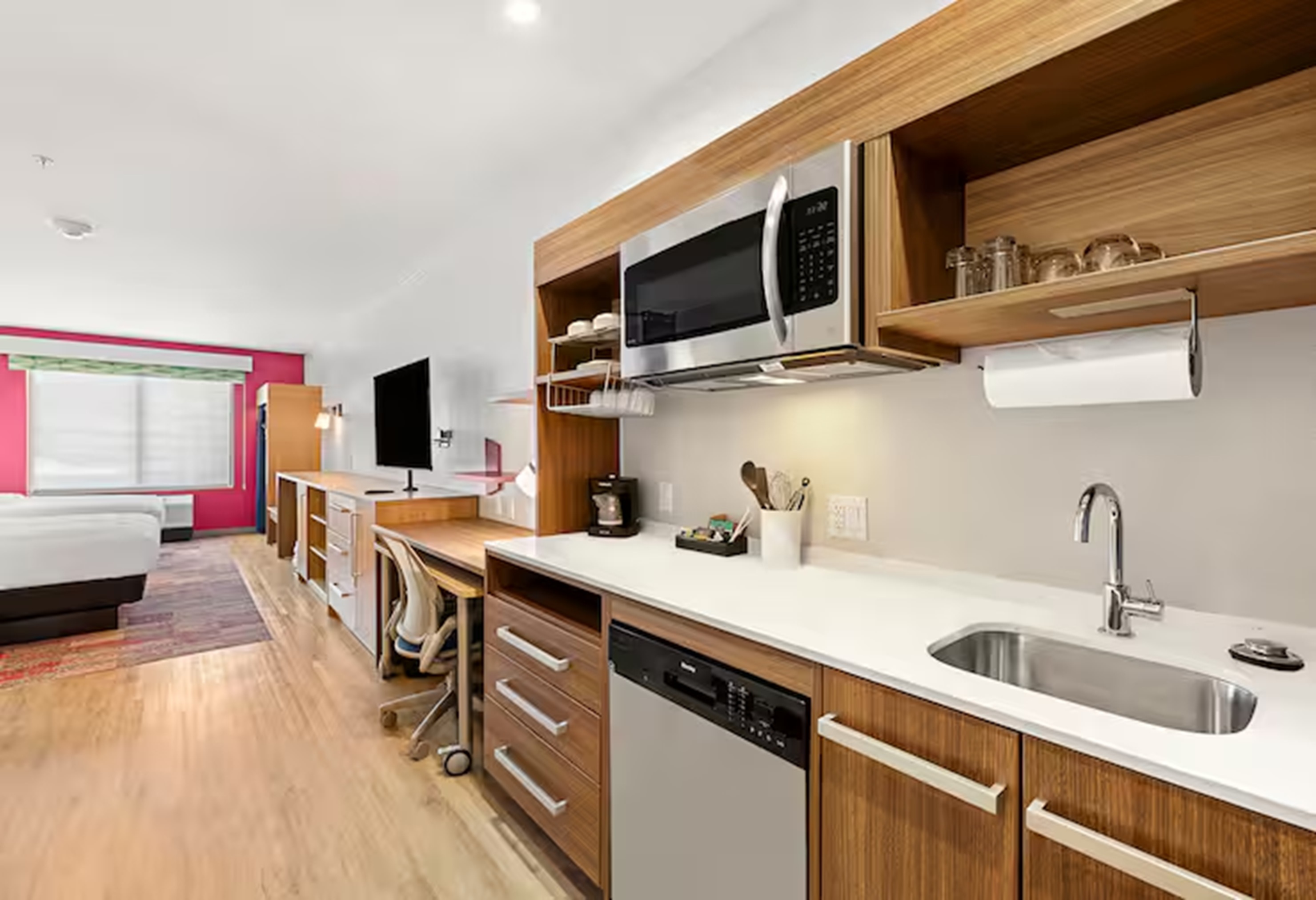 Studio Two Queen Beds