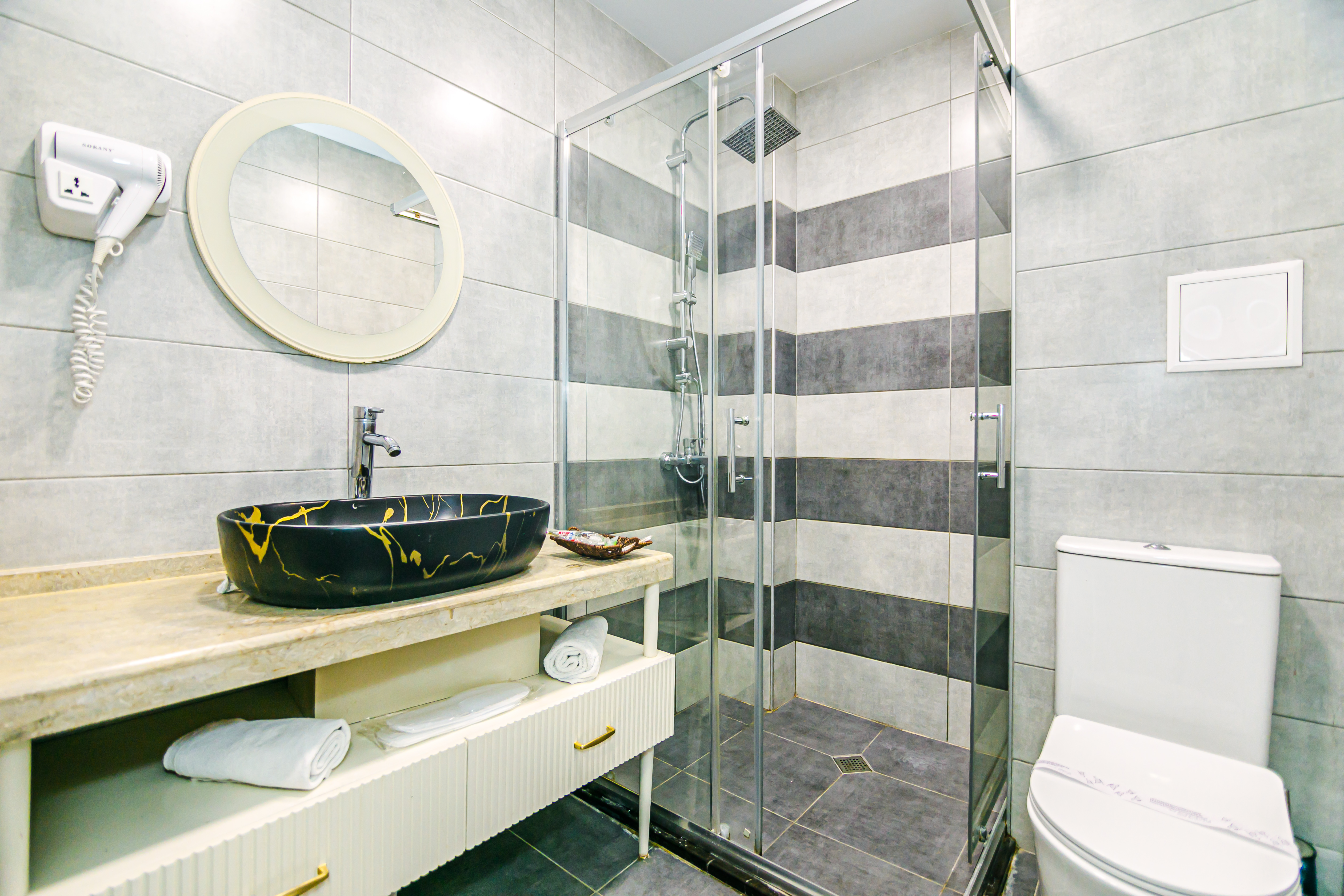 Double Accessible-queen Size Bed