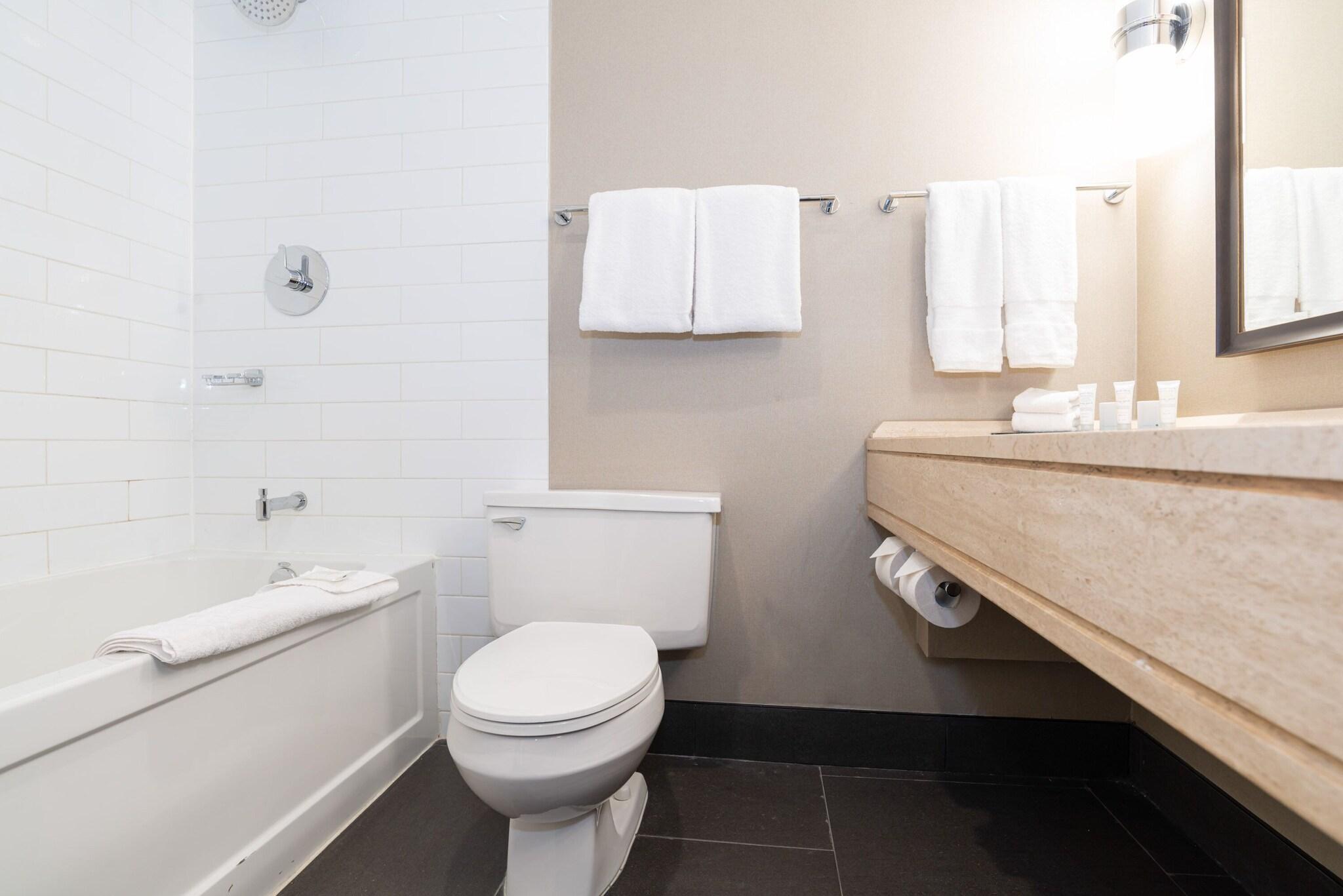 Double Deluxe King Bed