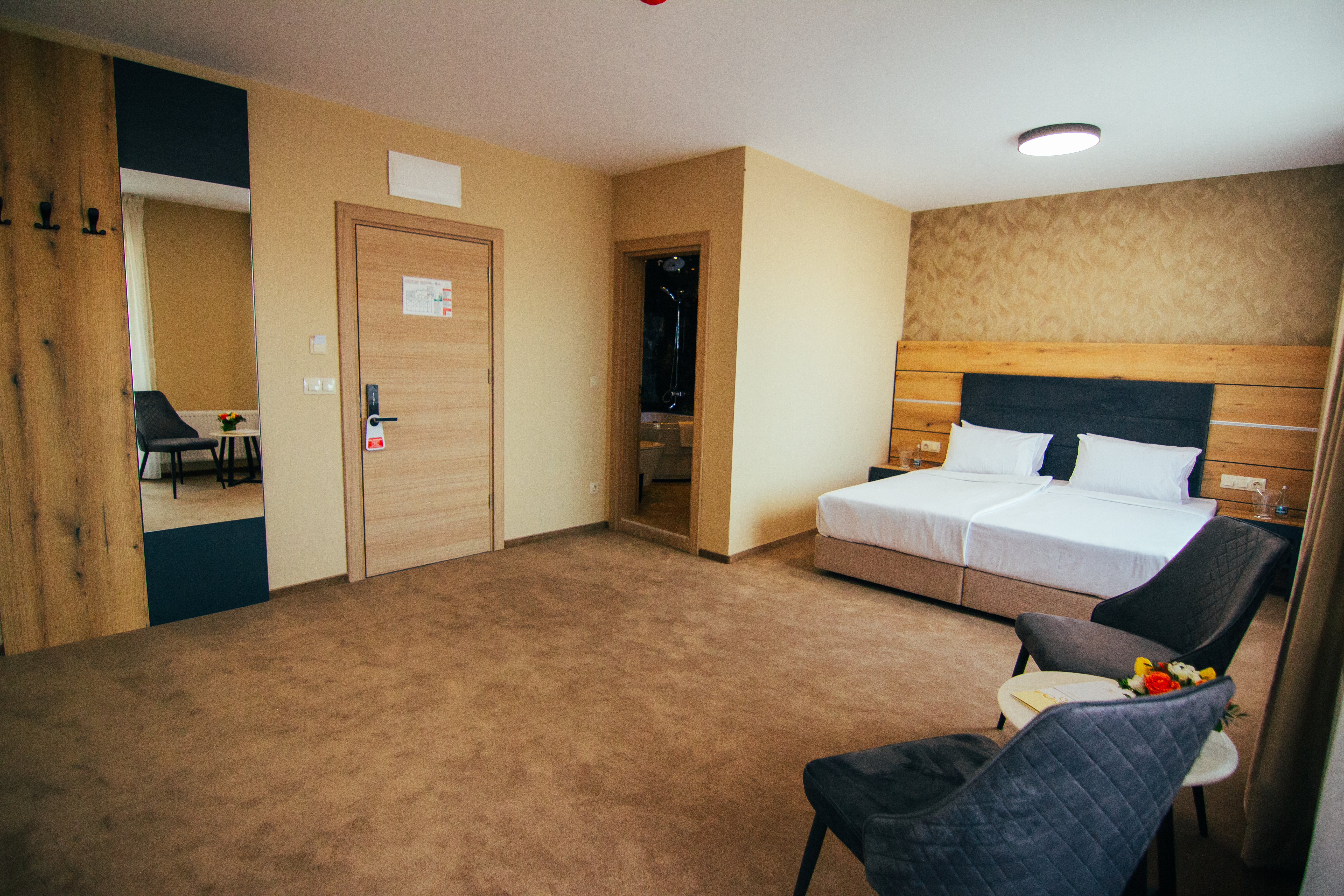 Double King Bed with Jacuzzi