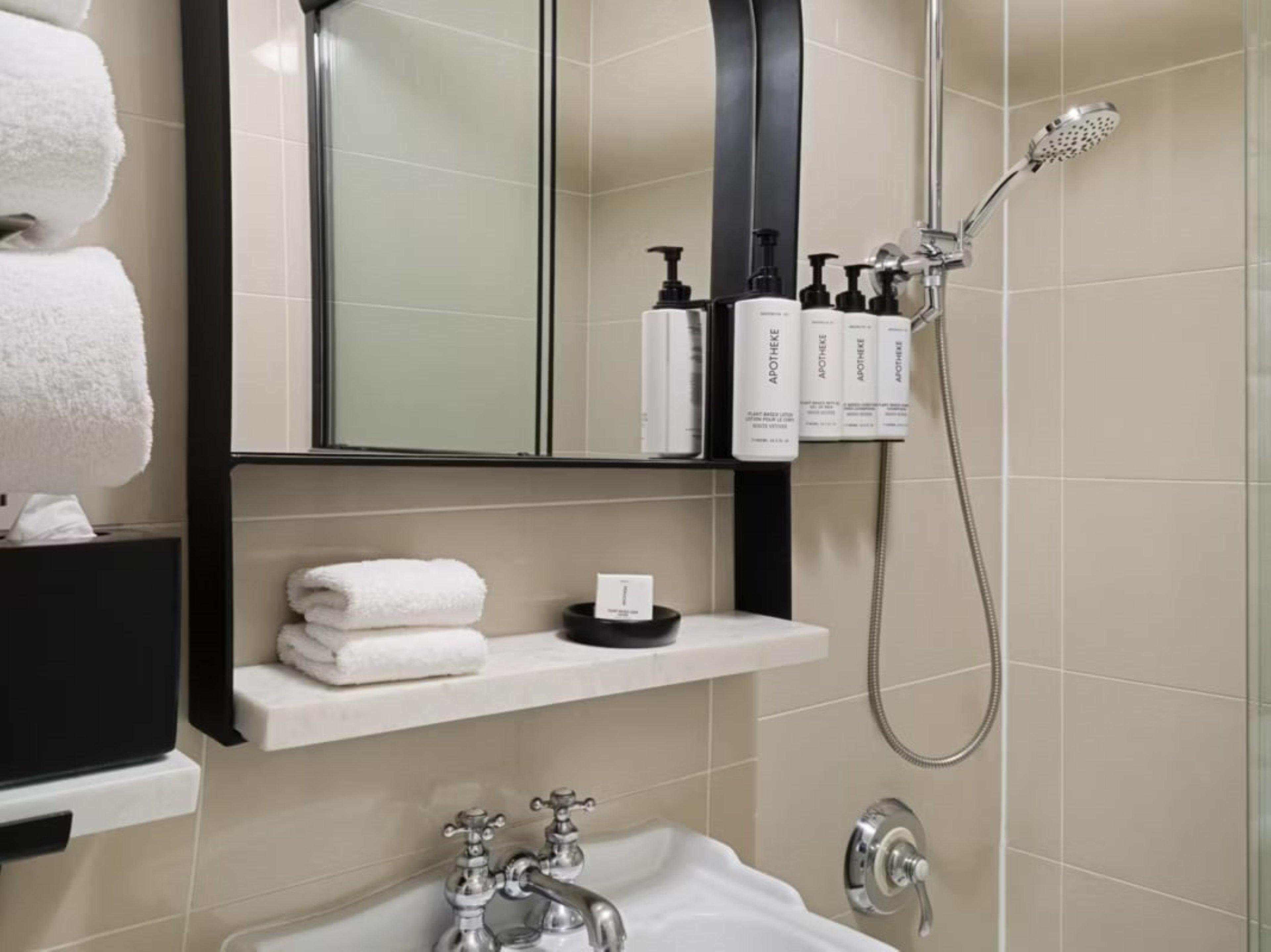 Double City View Queen Bed