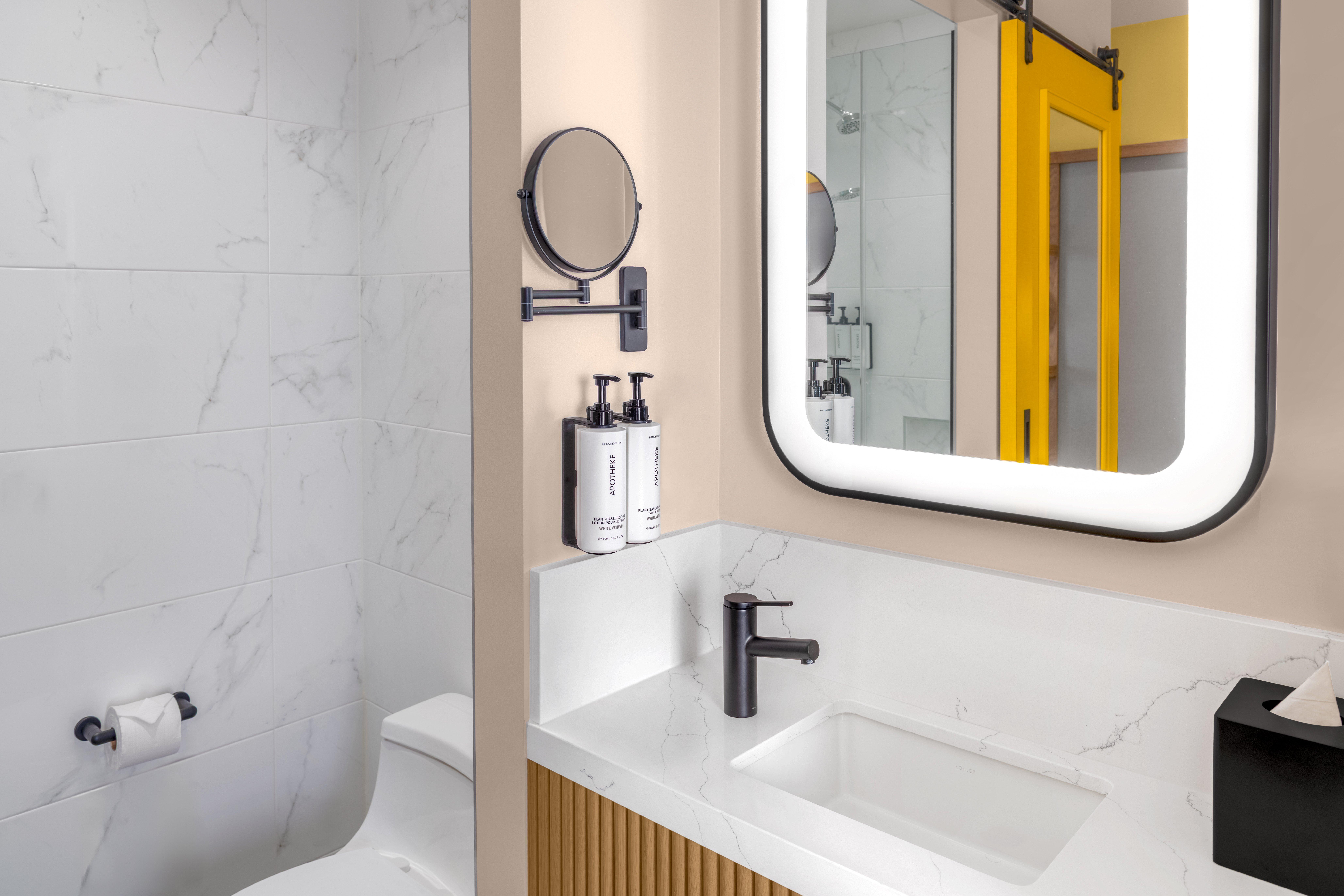 Double City View Queen Bed