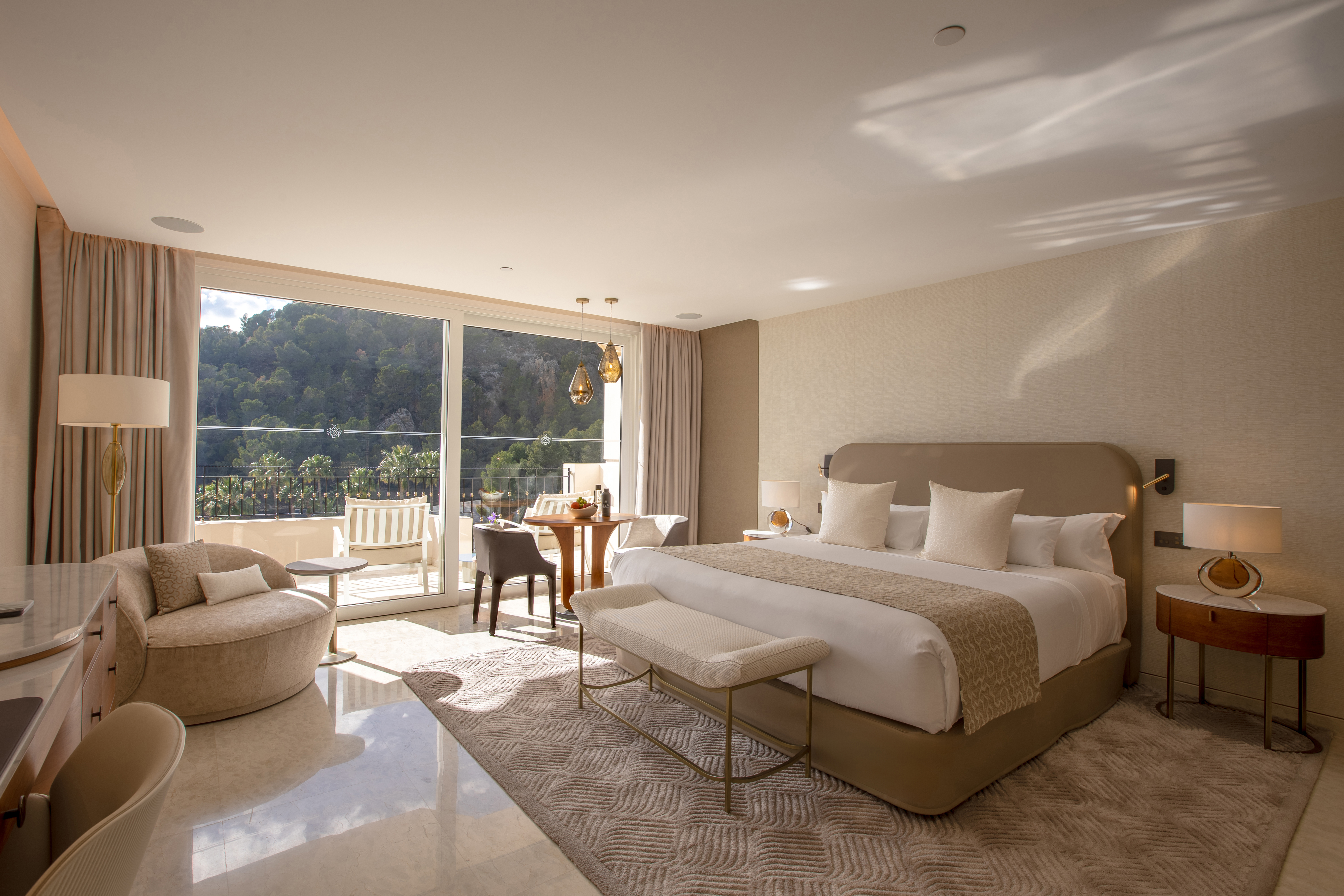 Double or Twin Deluxe King Bed