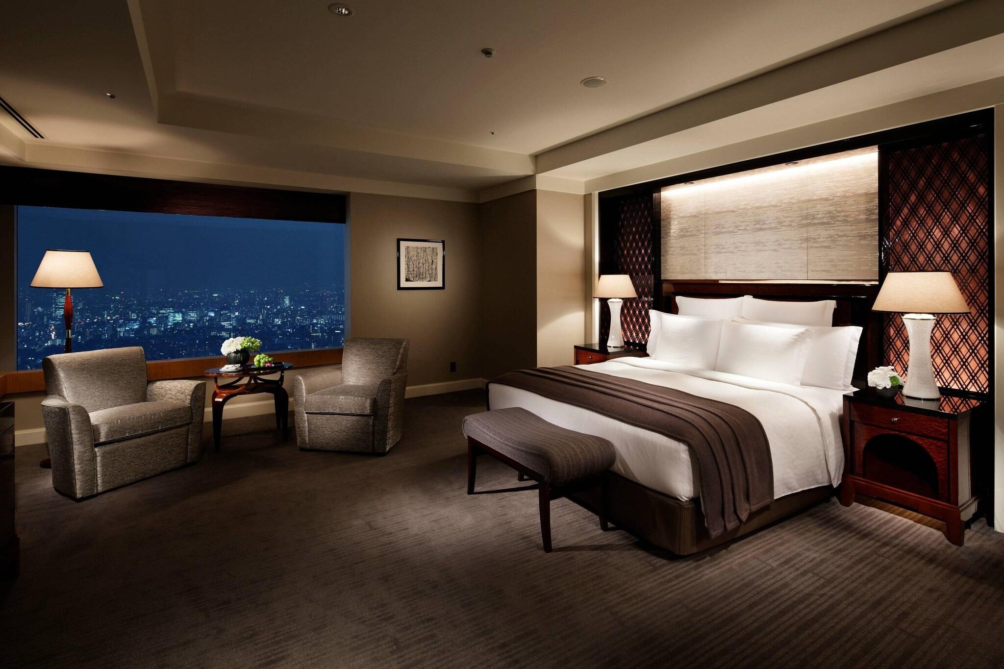 Suite King Size Bed