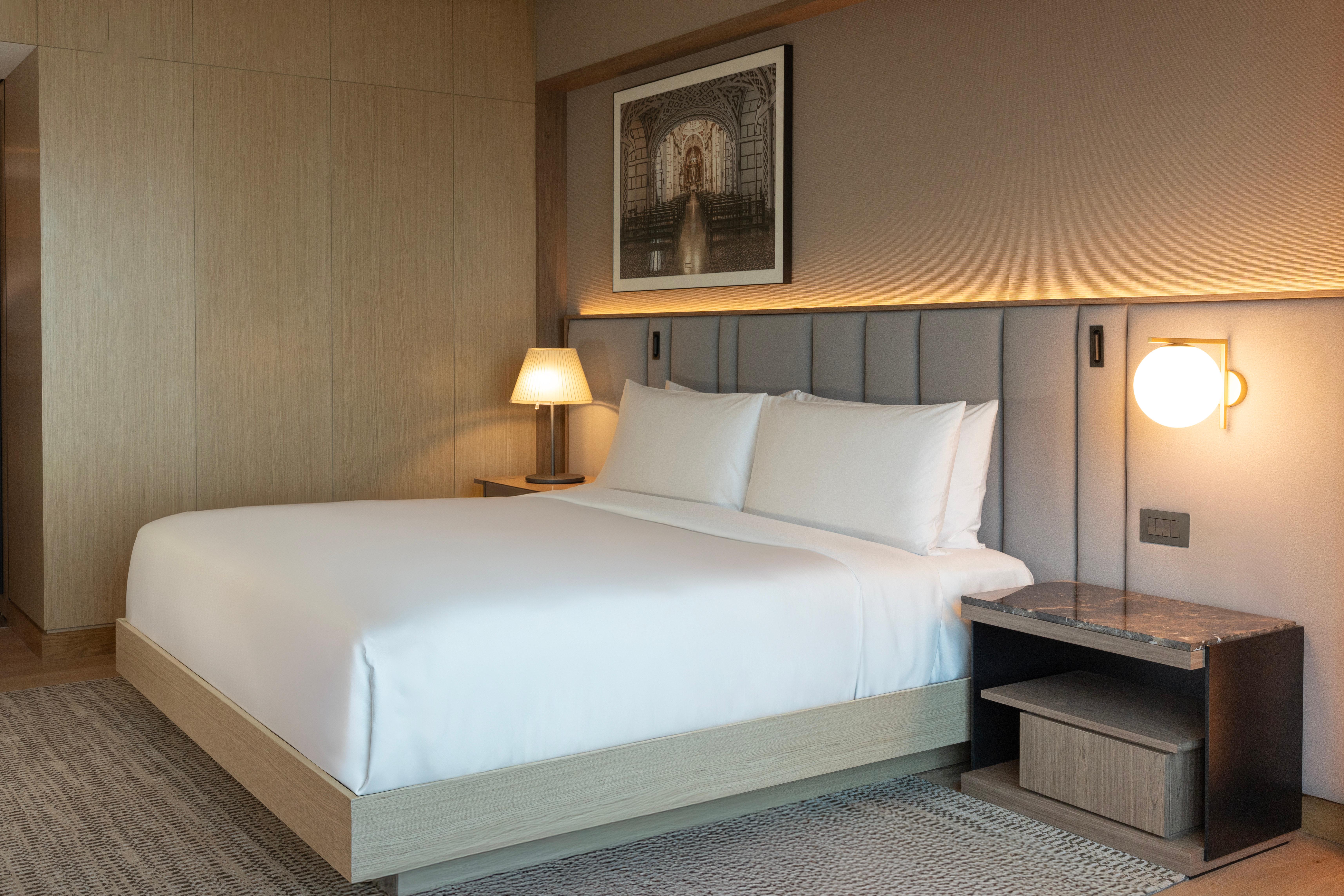 Double Club King Bed