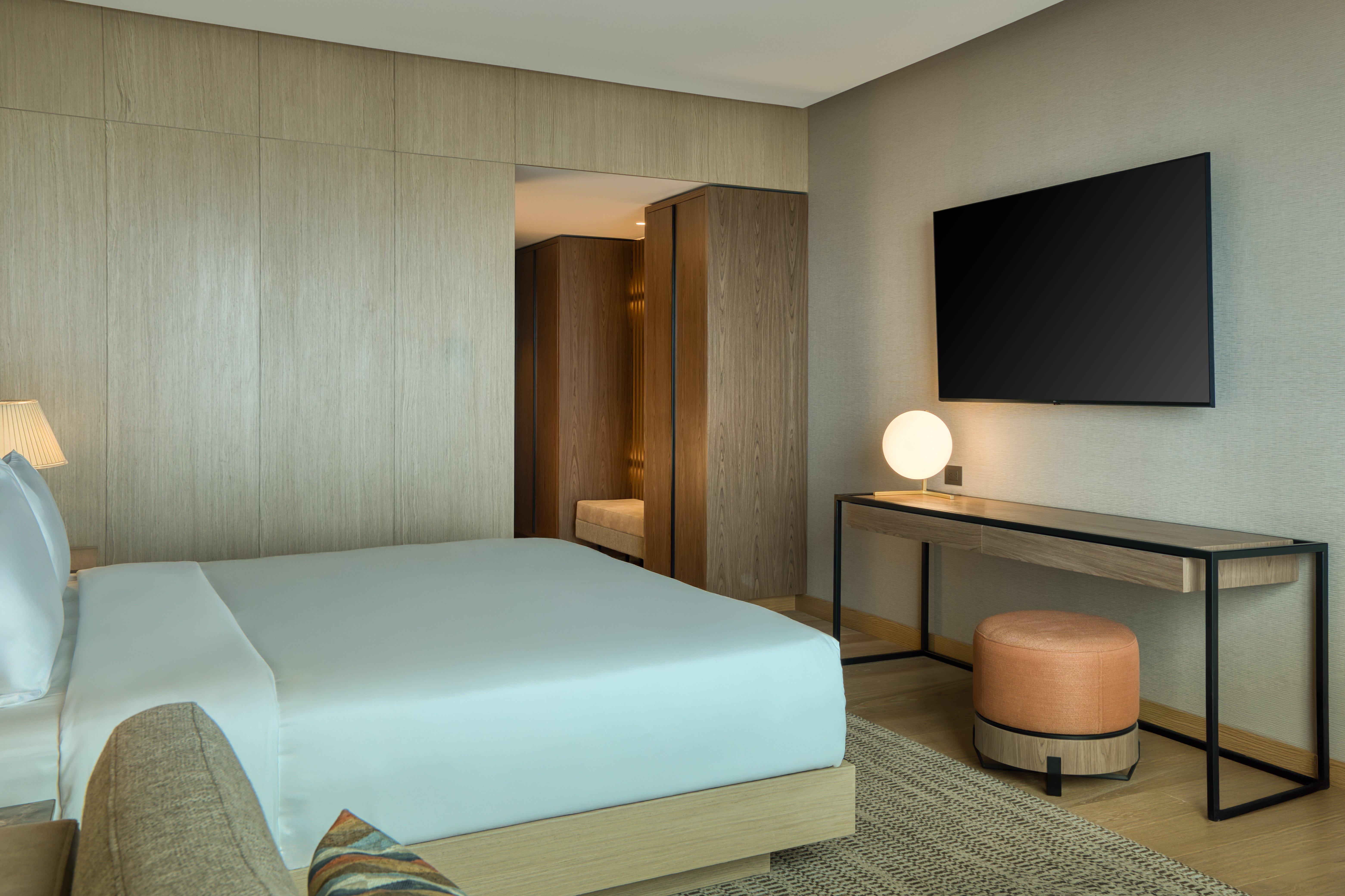 Double Classic King Bed