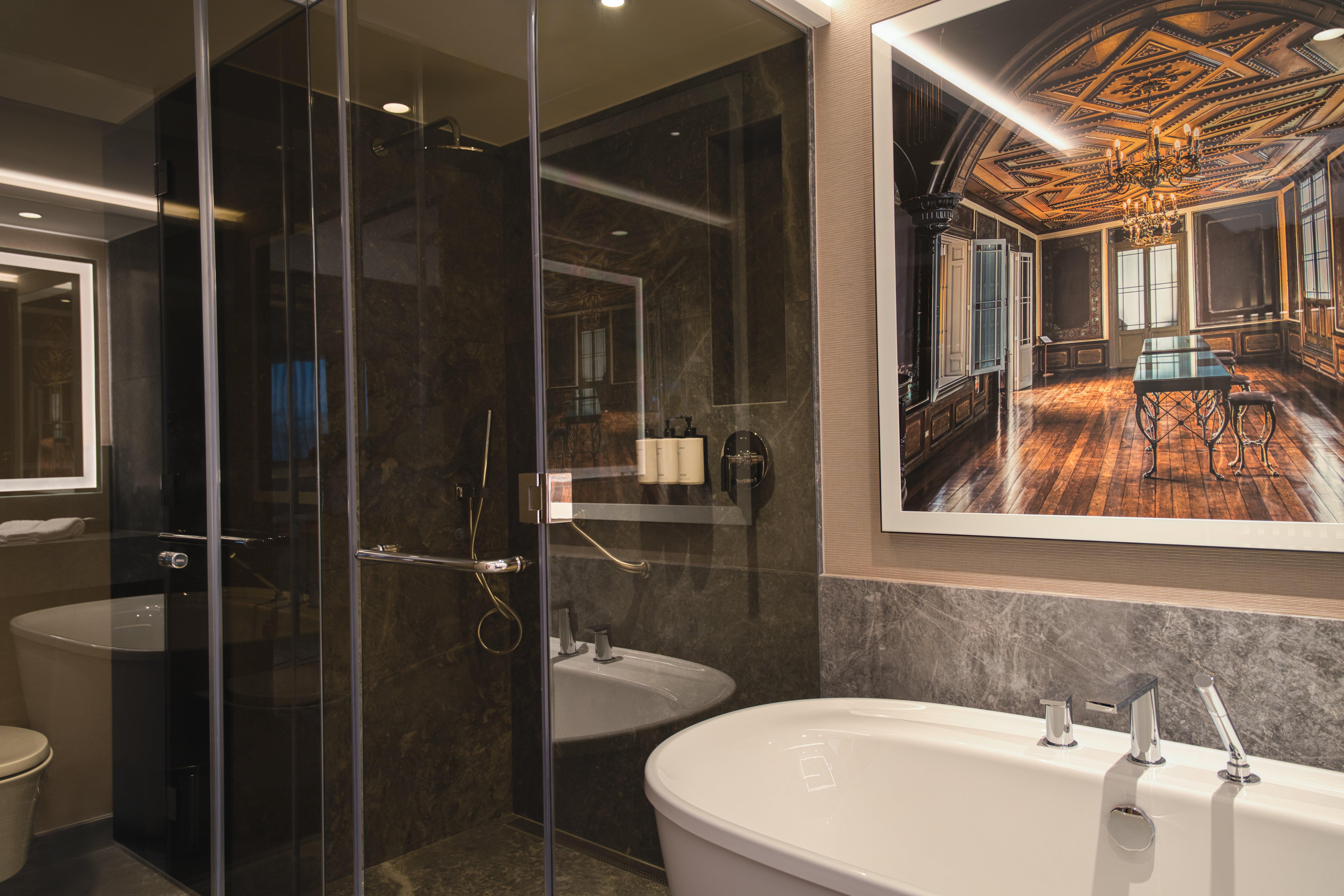 Double Club Two Queen Beds