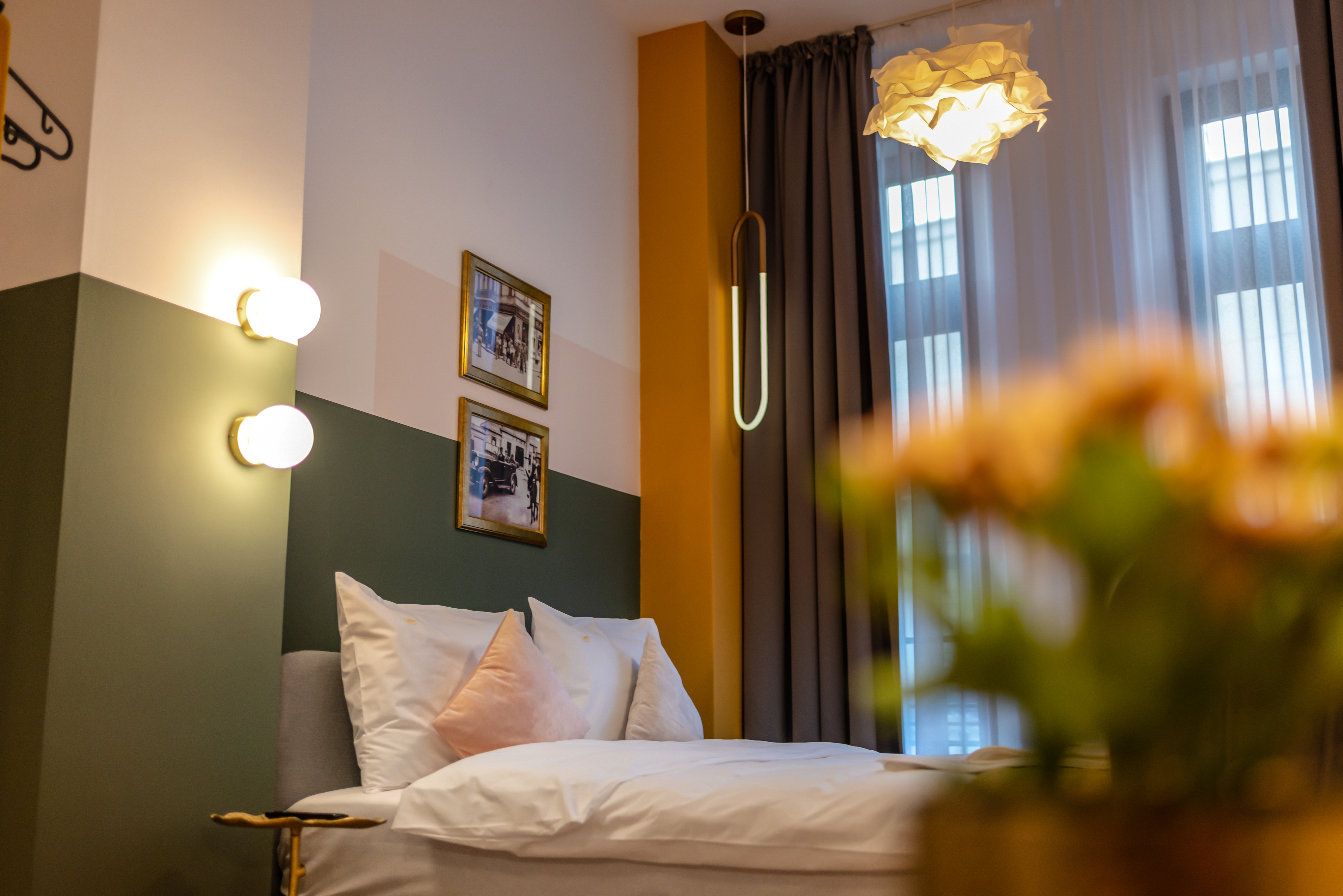 Junior Suite Classic Queen Bed