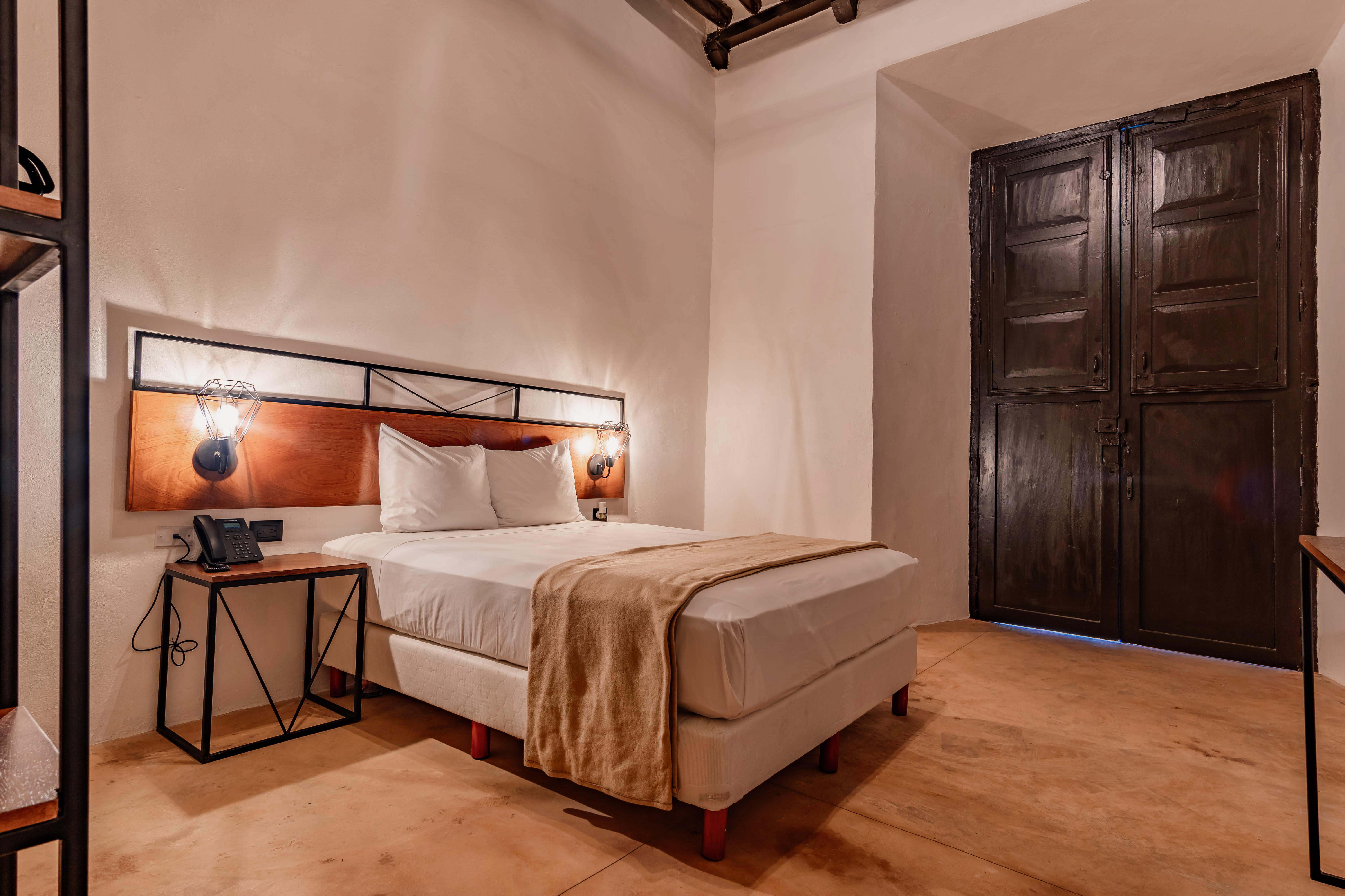 Double Deluxe Queen Bed