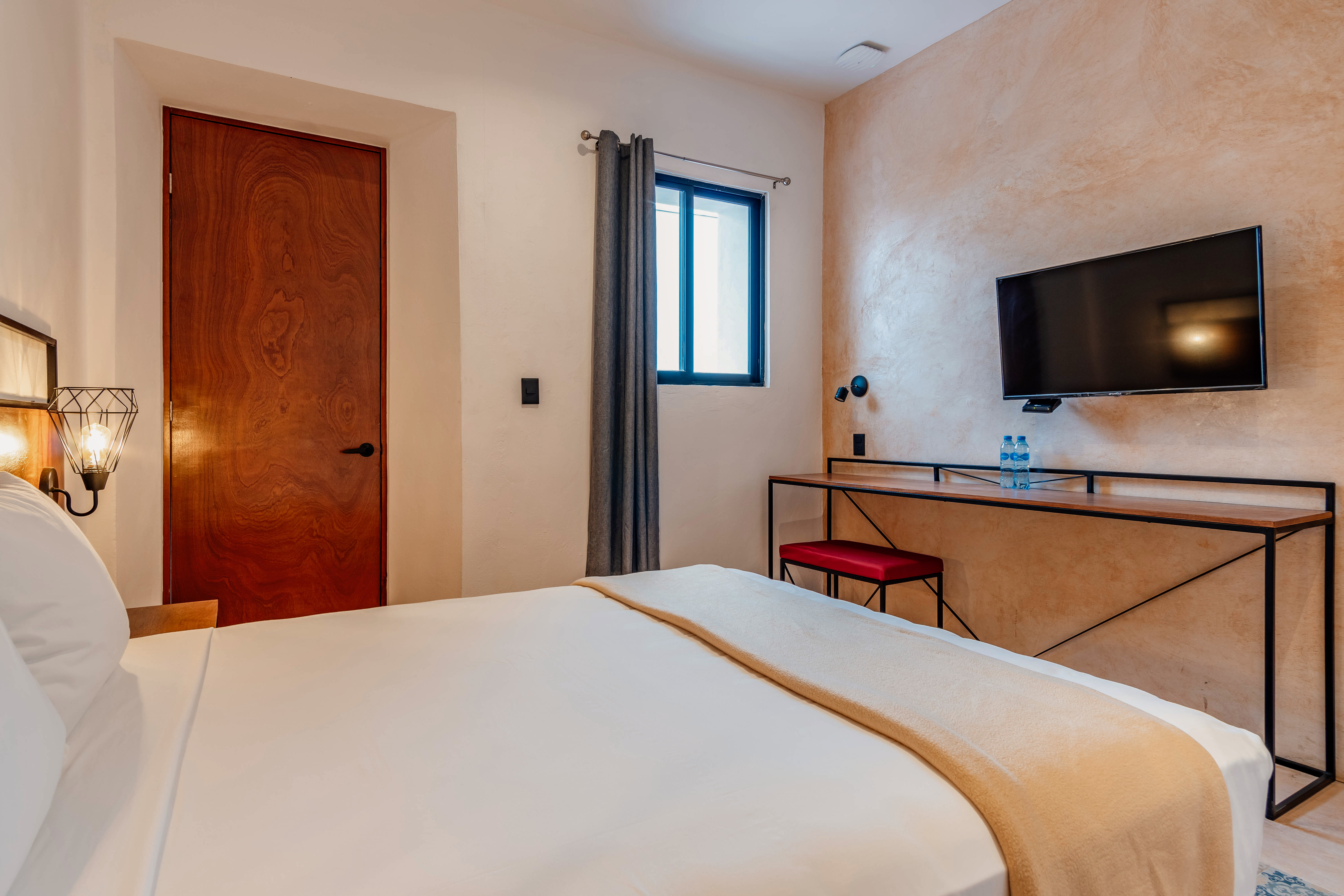 Double Deluxe Queen Bed