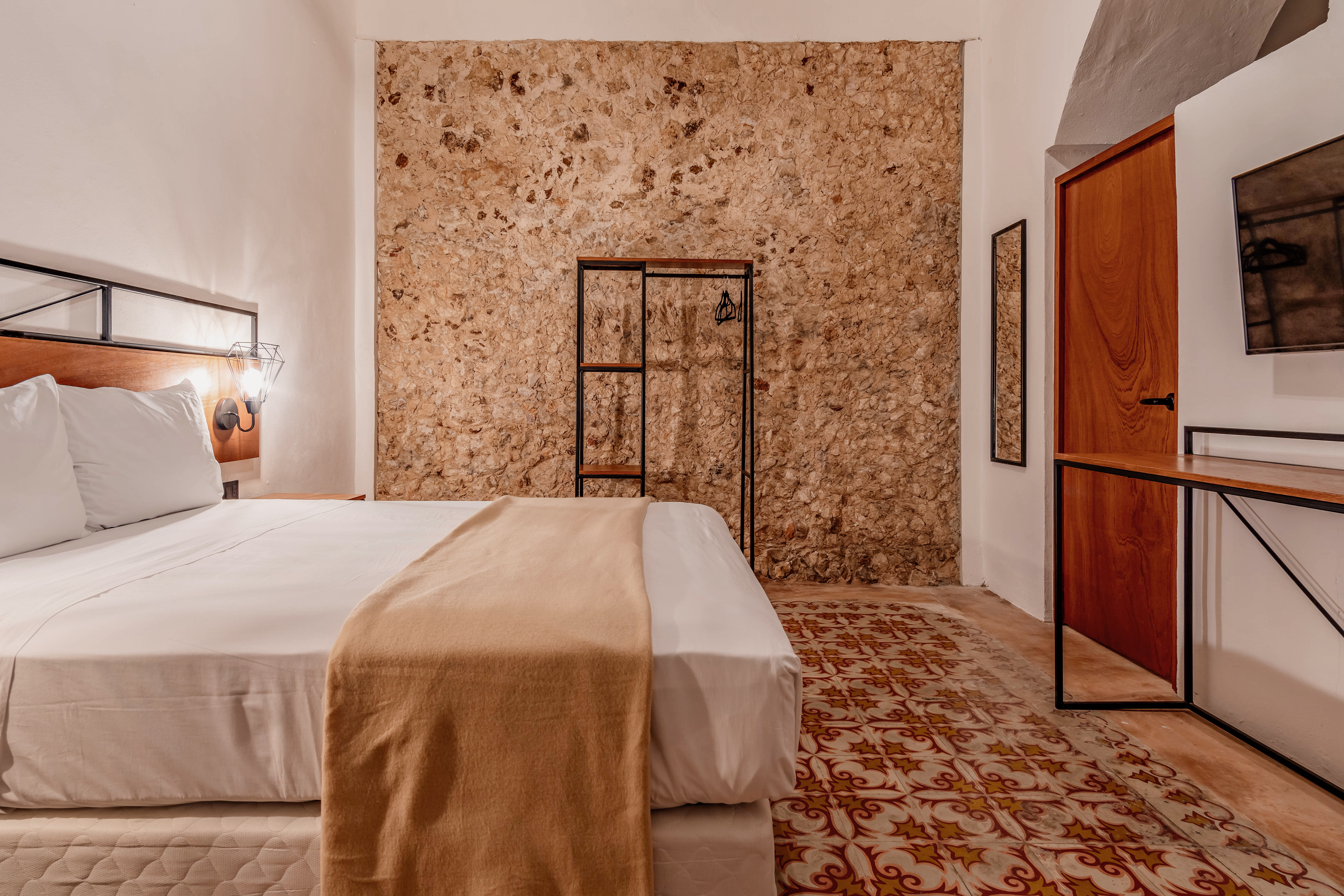 Double Deluxe Queen Bed