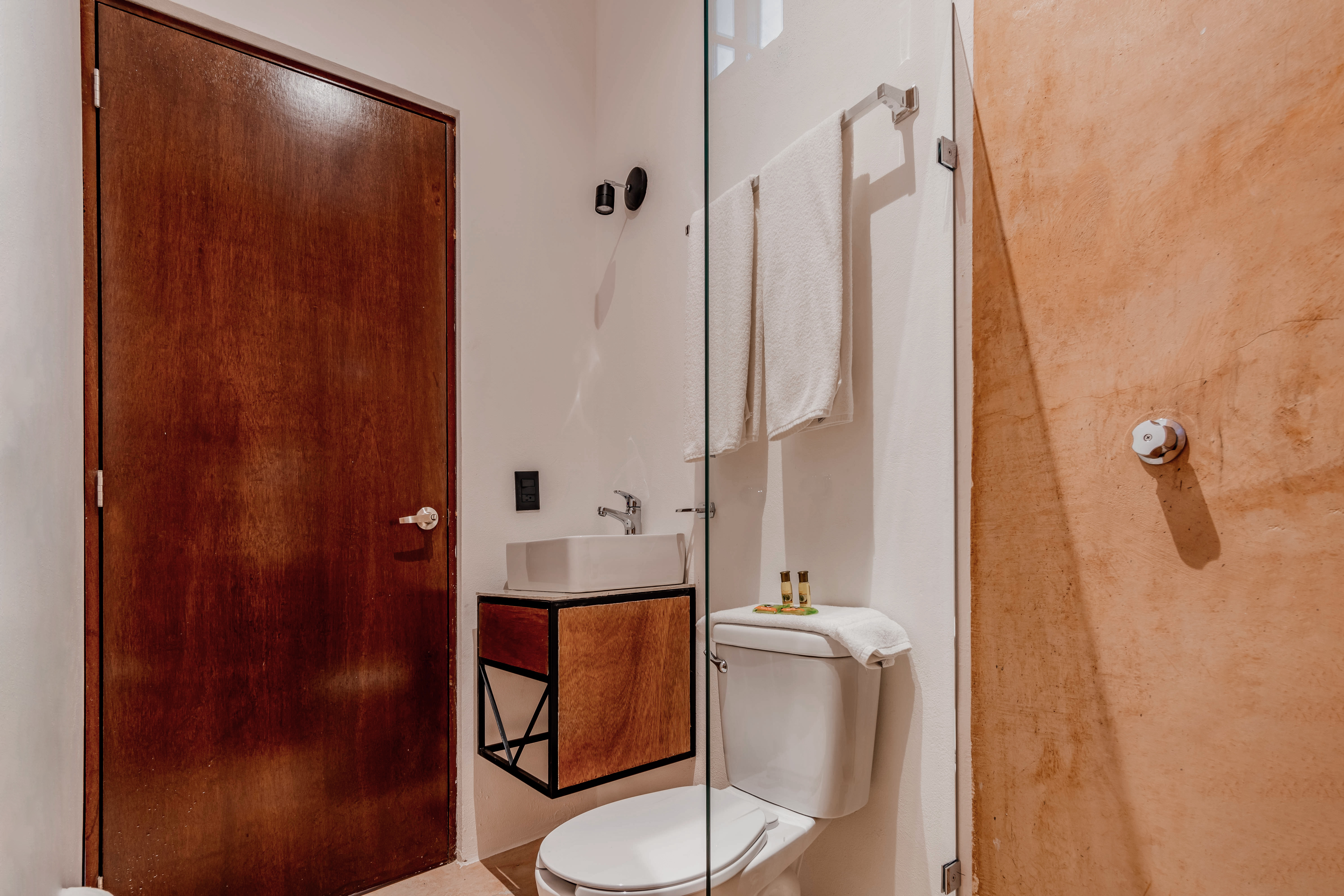 Double or Twin with Double Bed