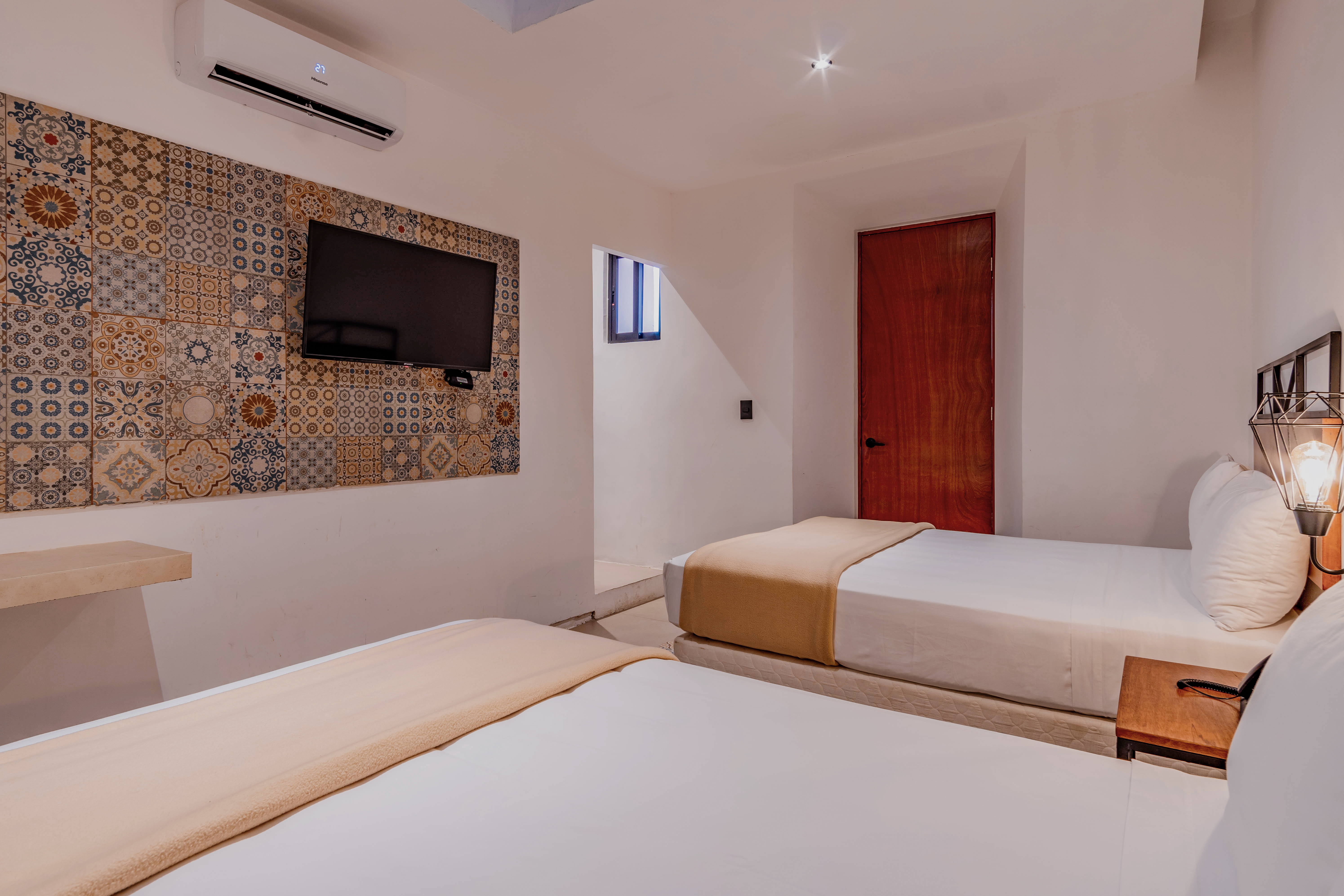 Double or Twin with Double Bed