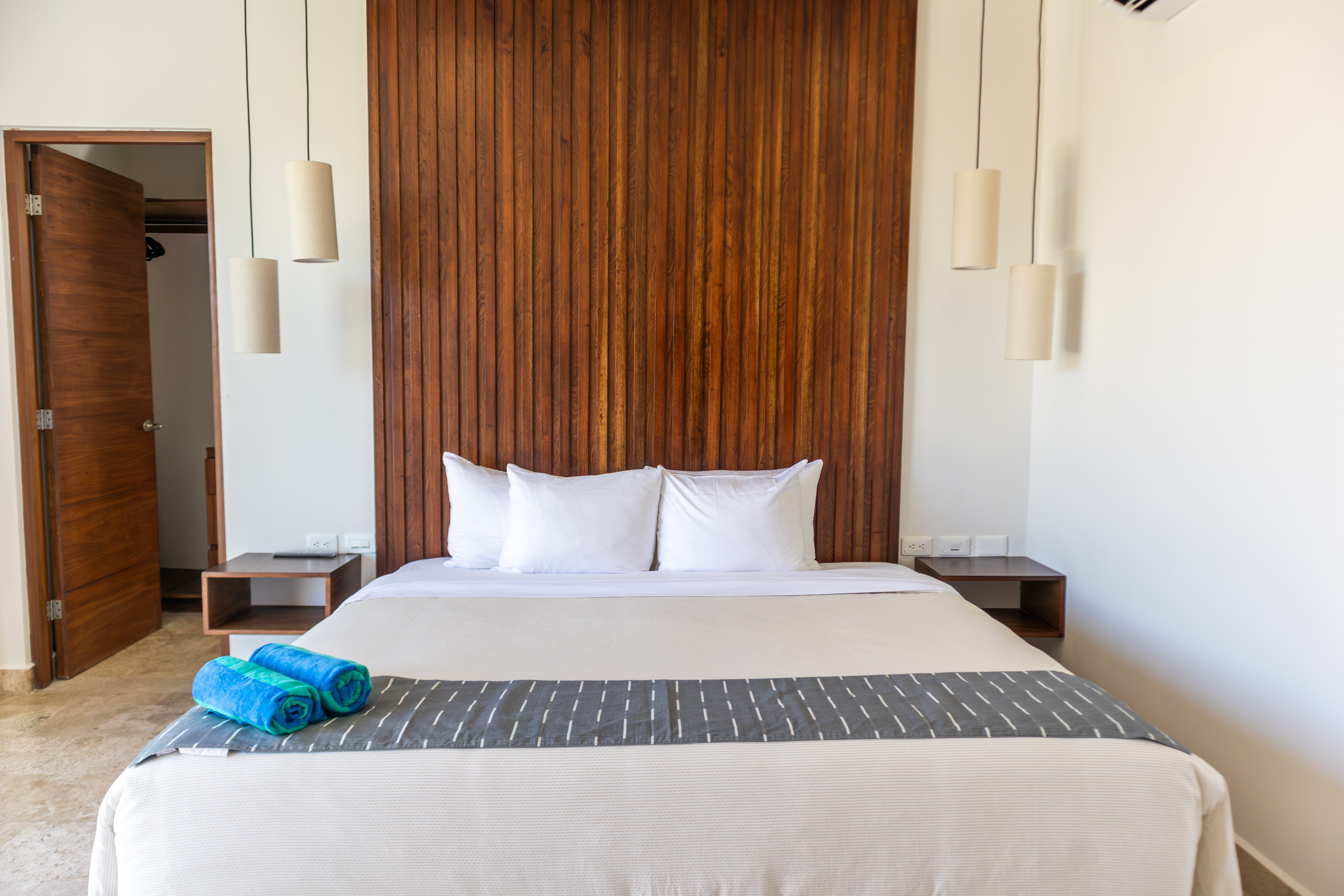 Quadruple Two Bedrooms