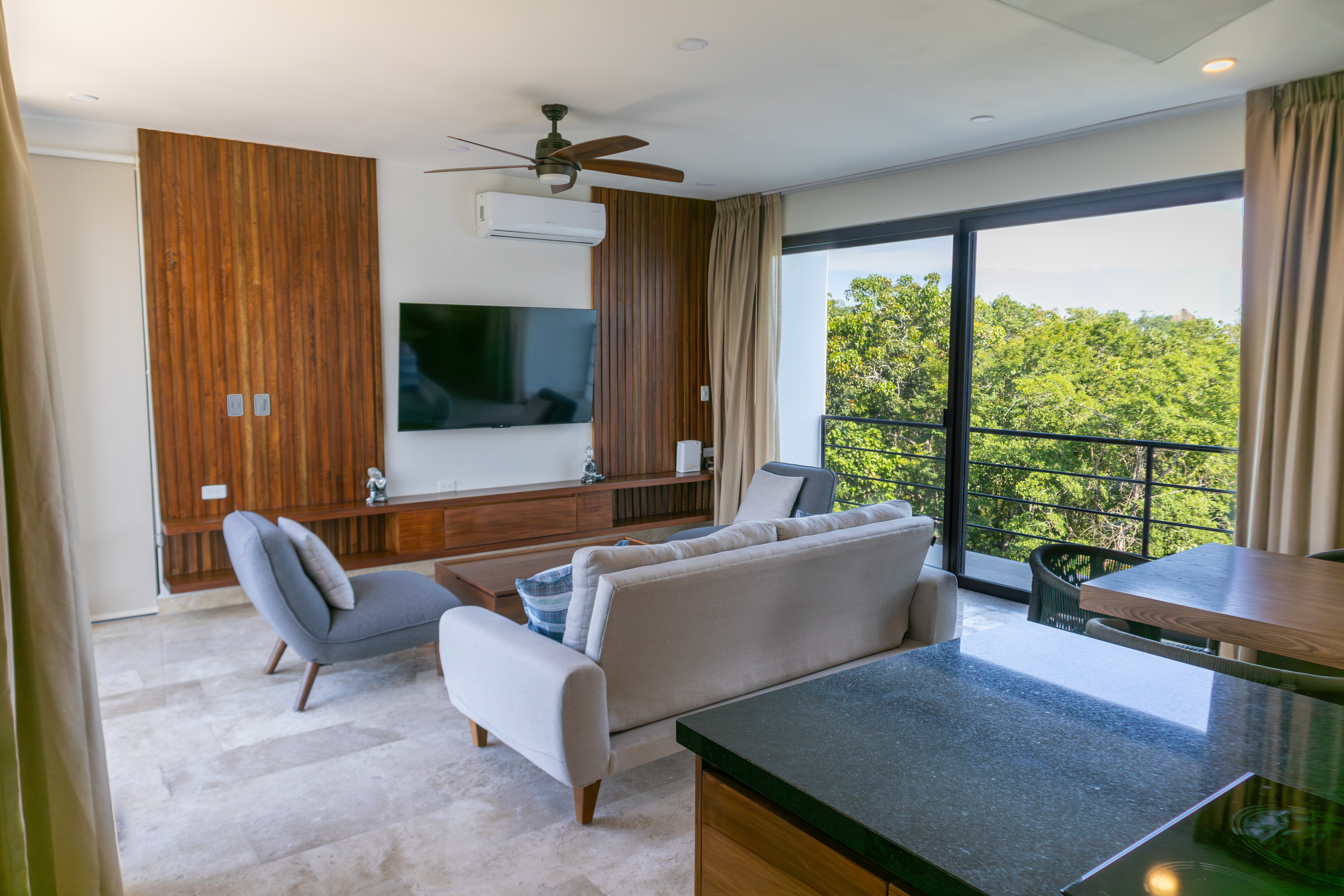 Quadruple Two Bedrooms